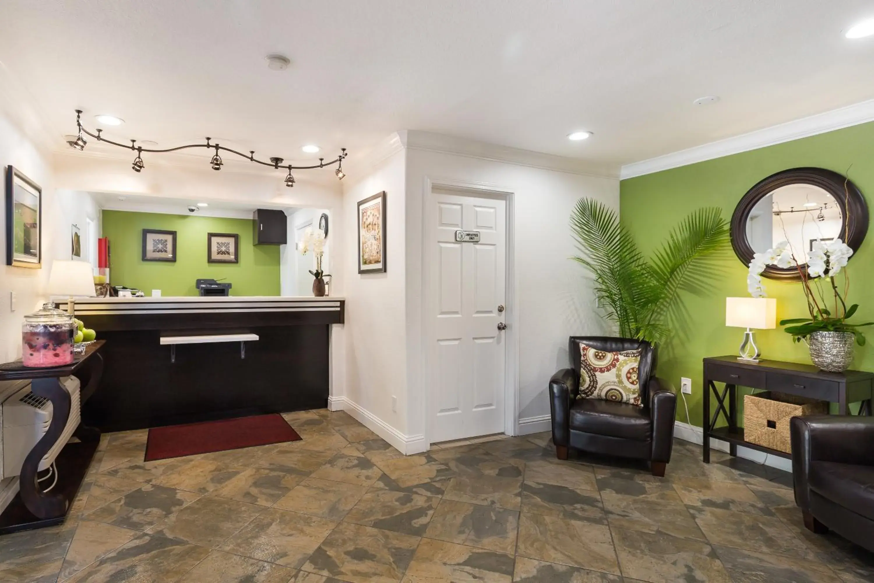 Lobby or reception in Rodeway Inn San Jose HWY-101 Tully Rd Exit Lobby or reception in Rodeway Inn San Jose HWY-101 Tully Rd Exit