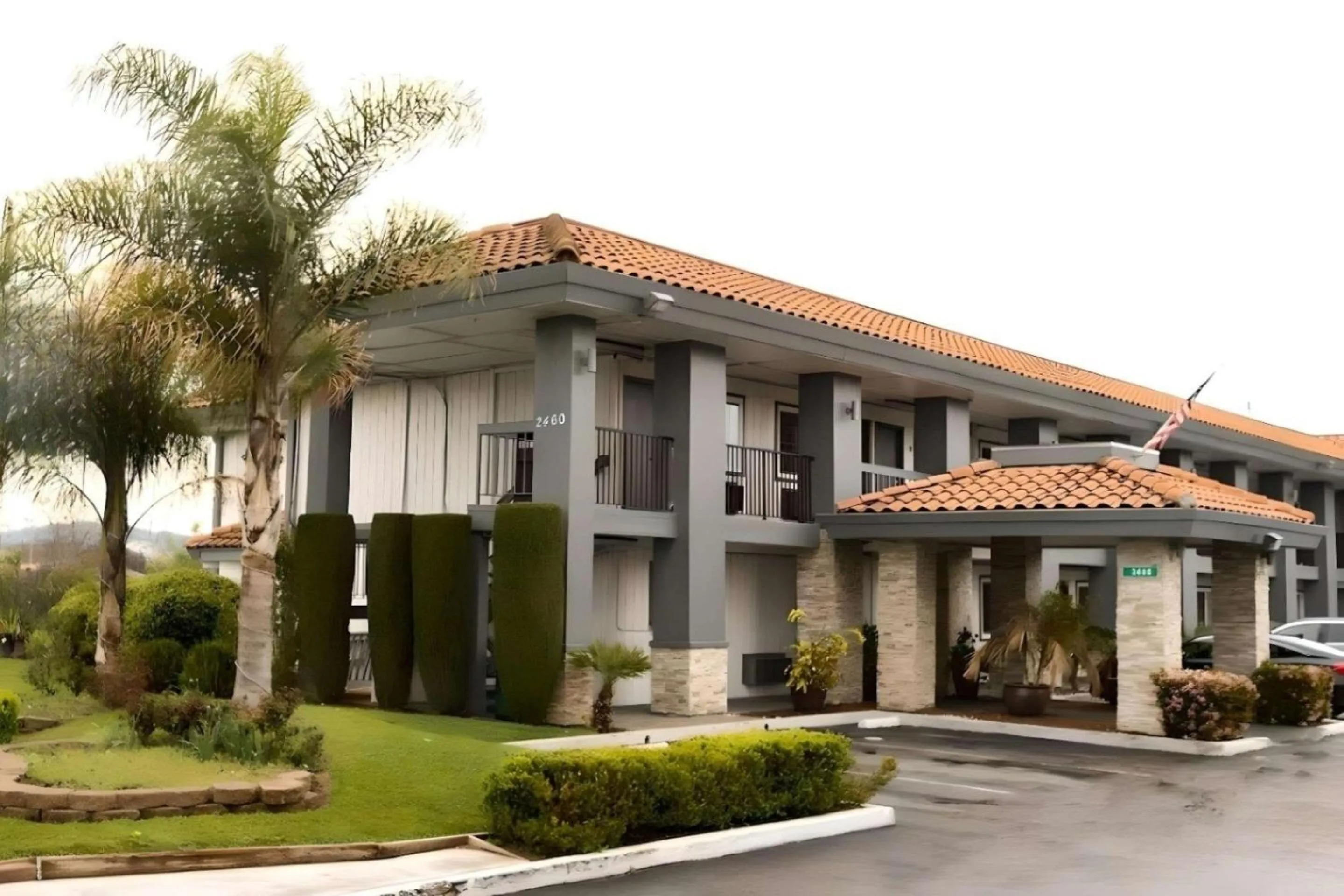 Property building in Rodeway Inn San Jose HWY-101 Tully Rd Exit