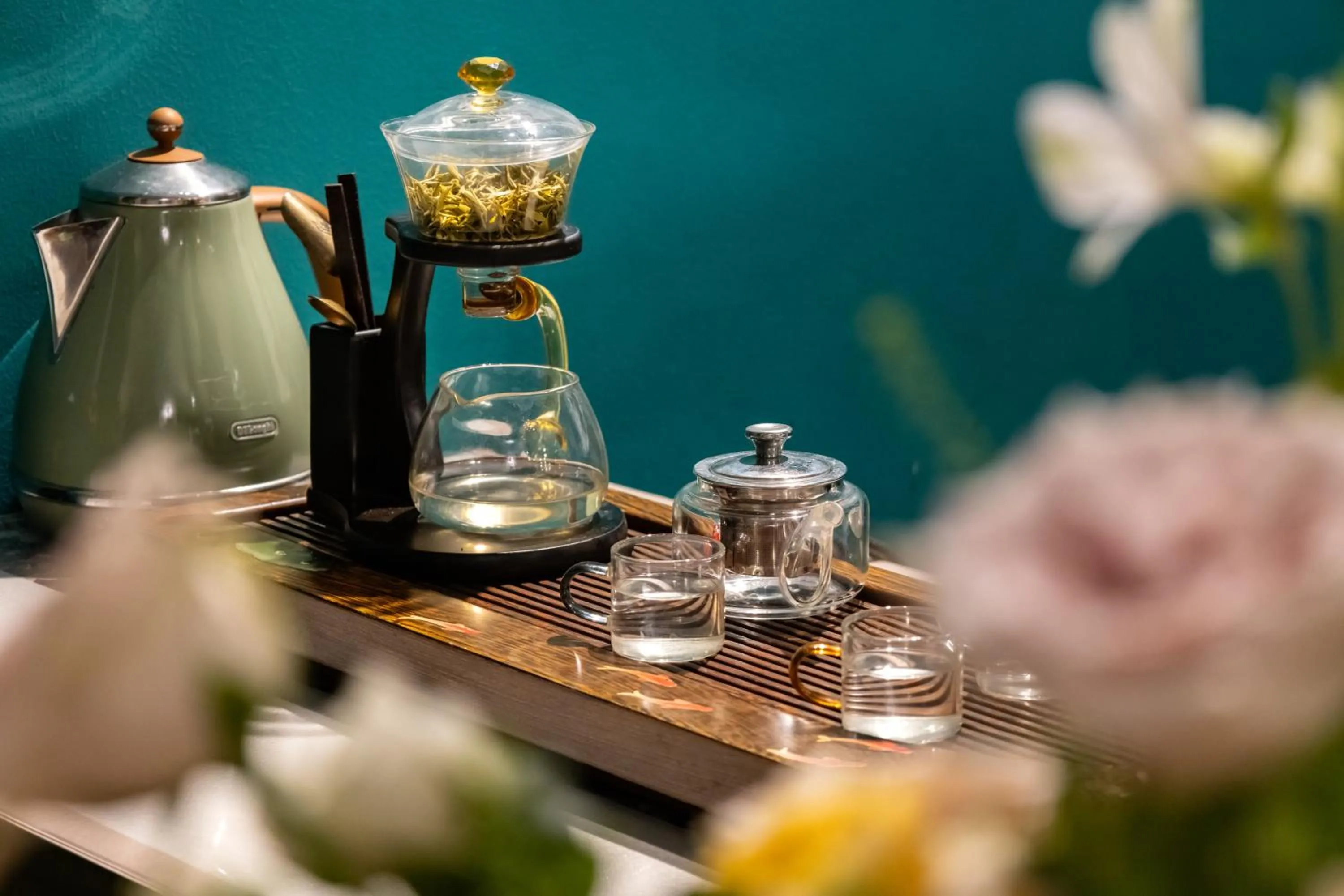 Coffee/tea facilities in Summer Tree Inn