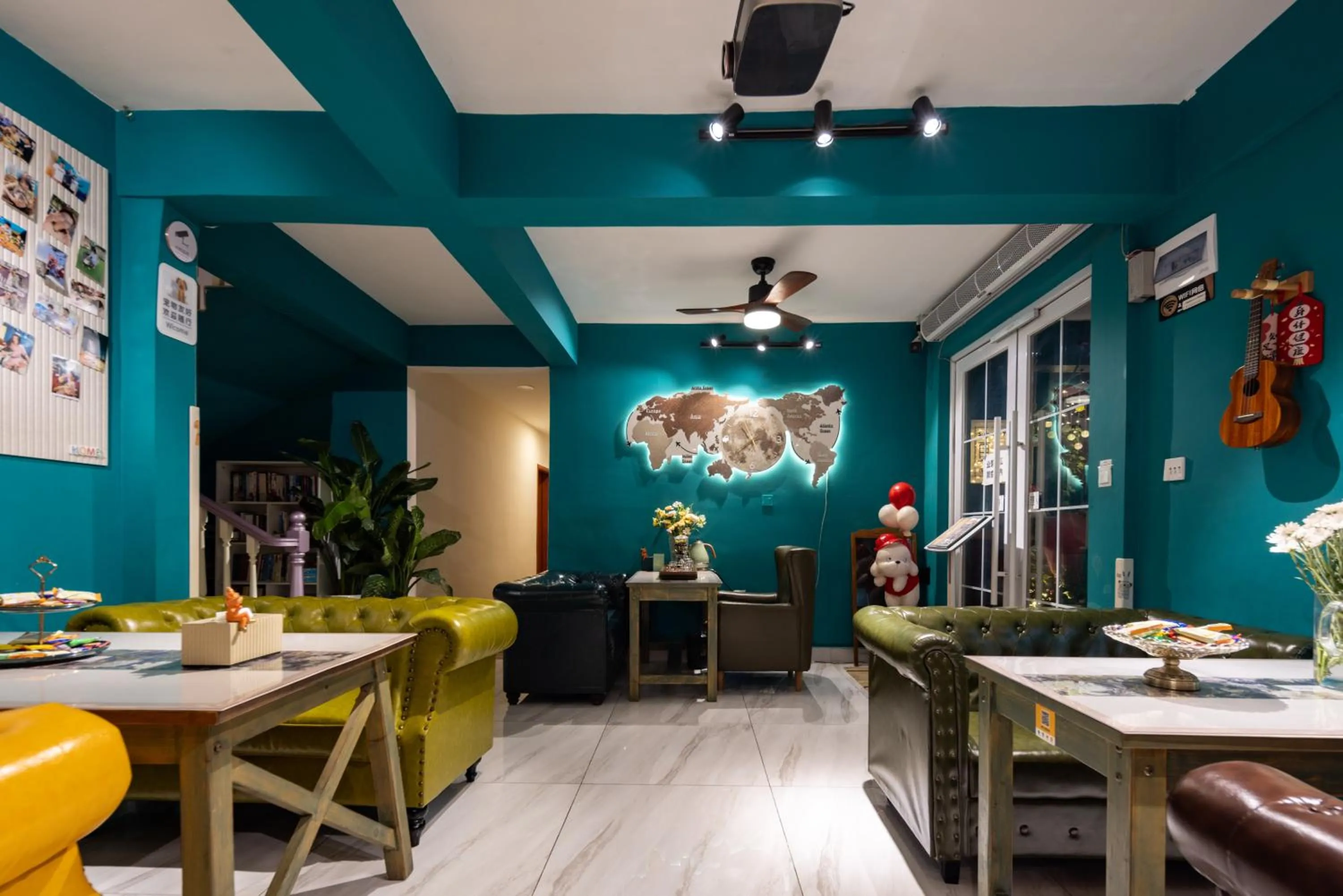 Seating area in Summer Tree Inn