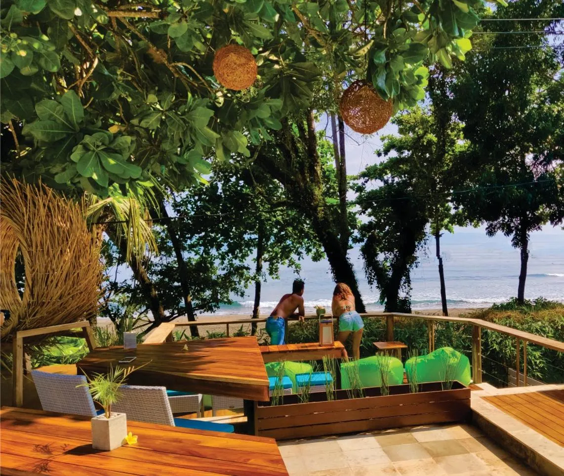 Restaurant/places to eat in JavaCove Beach Hotel