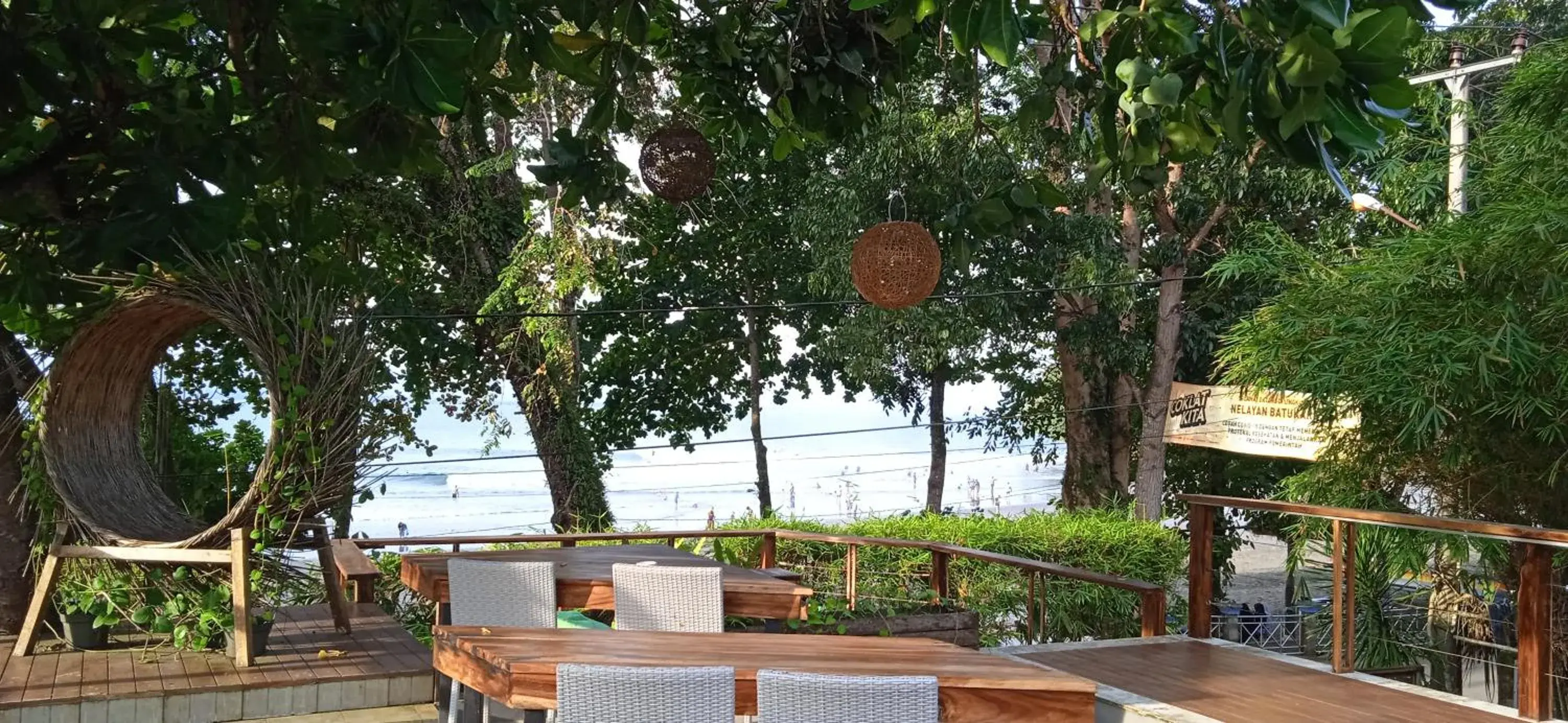 Restaurant/places to eat in JavaCove Beach Hotel Restaurant/places to eat in JavaCove Beach Hotel