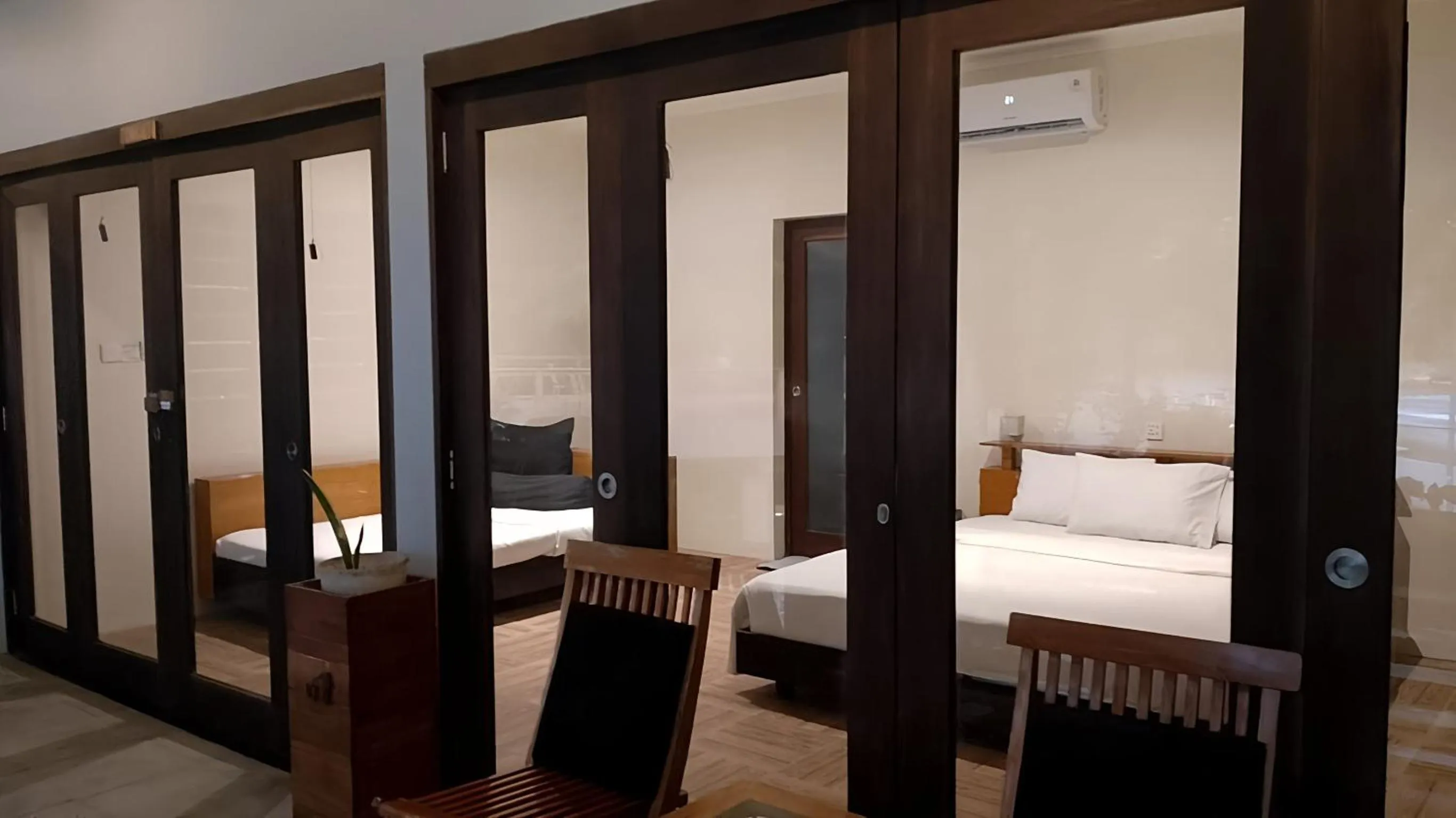 Bedroom, Bed in JavaCove Beach Hotel