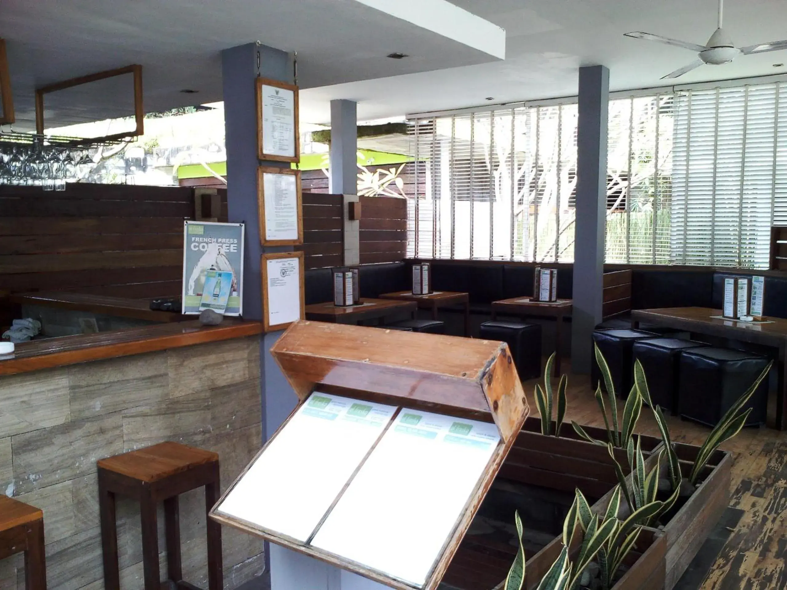Restaurant/places to eat in JavaCove Beach Hotel Restaurant/places to eat in JavaCove Beach Hotel