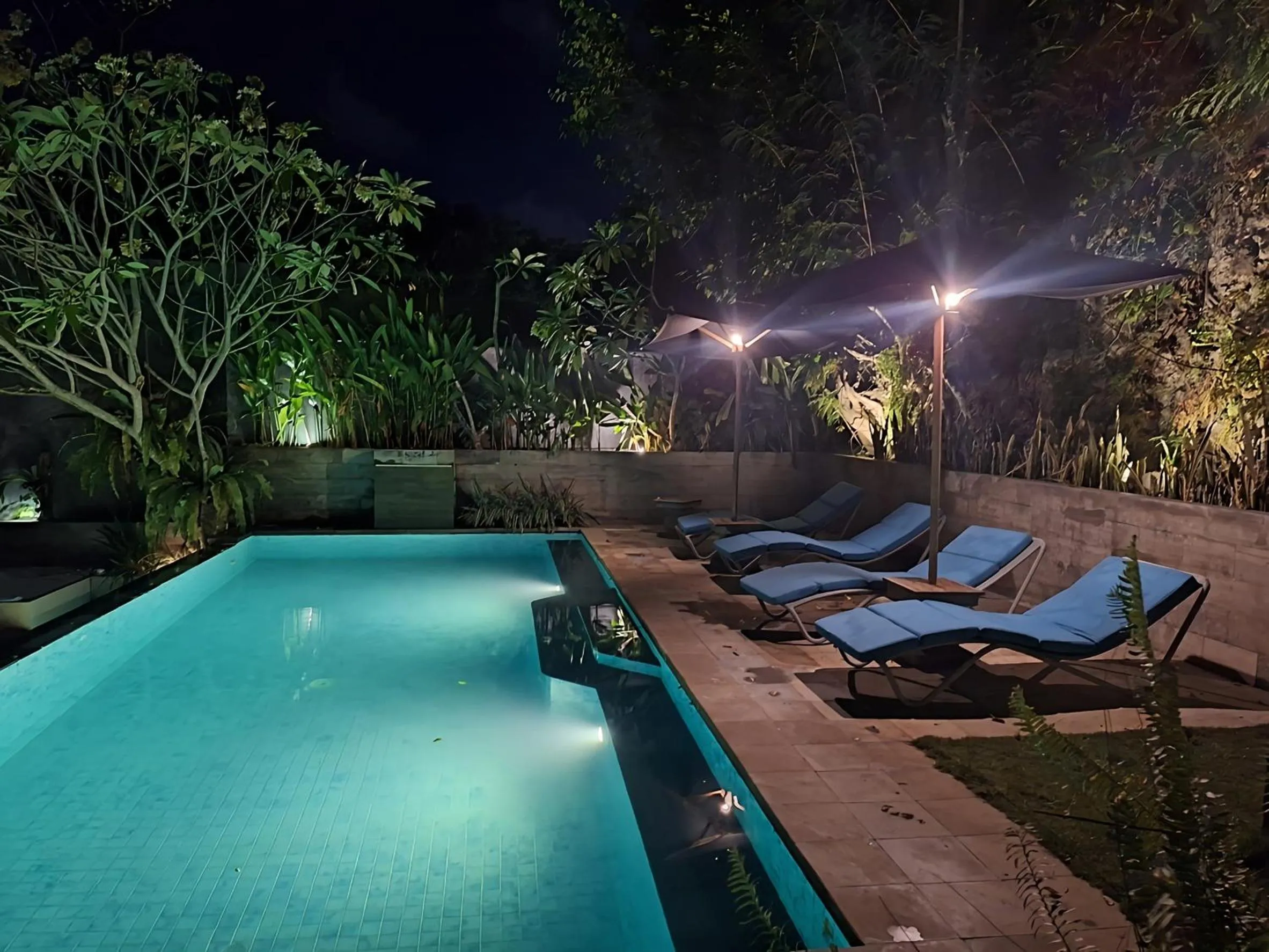 Swimming pool in JavaCove Beach Hotel