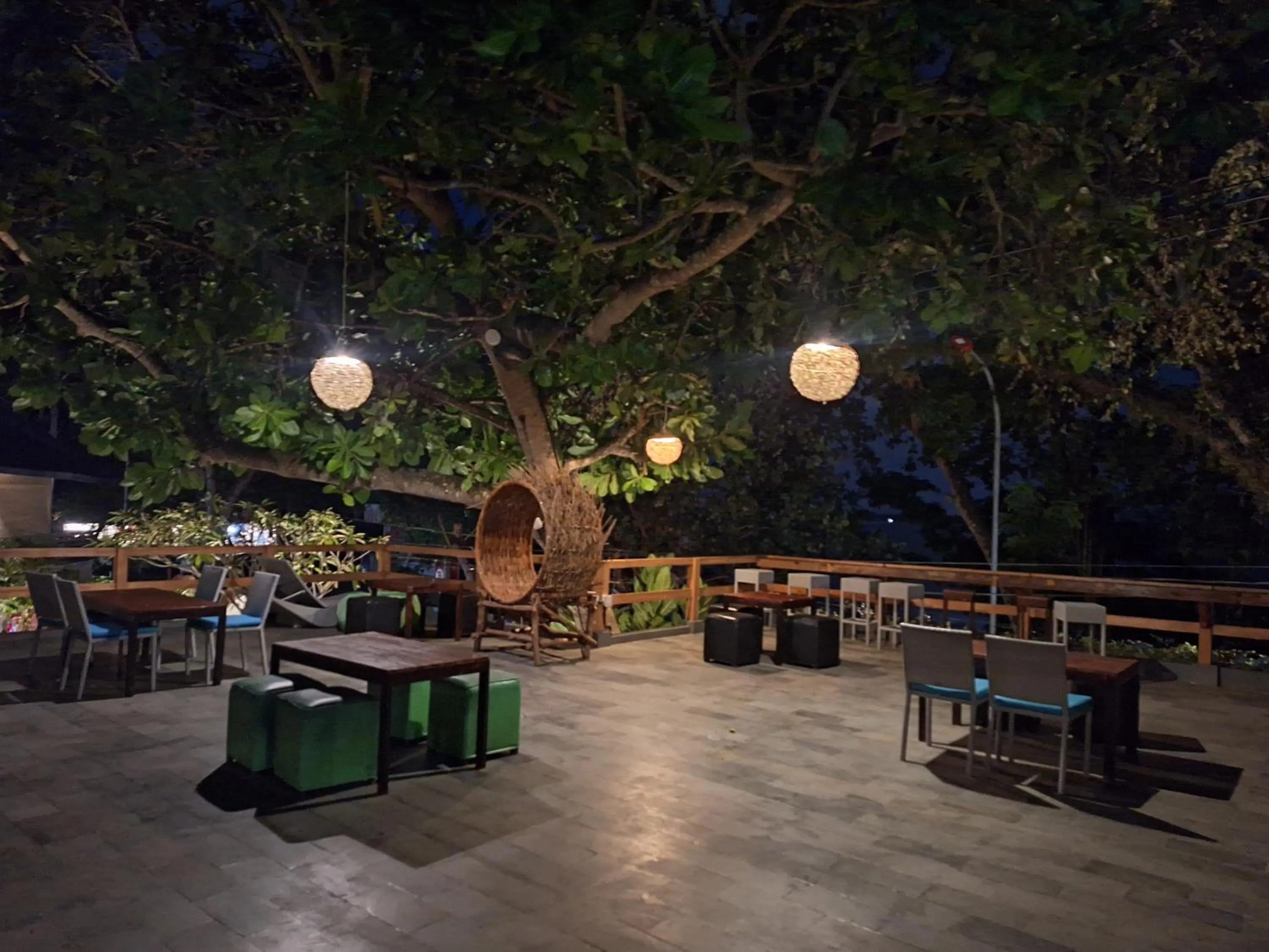 Restaurant/places to eat in JavaCove Beach Hotel