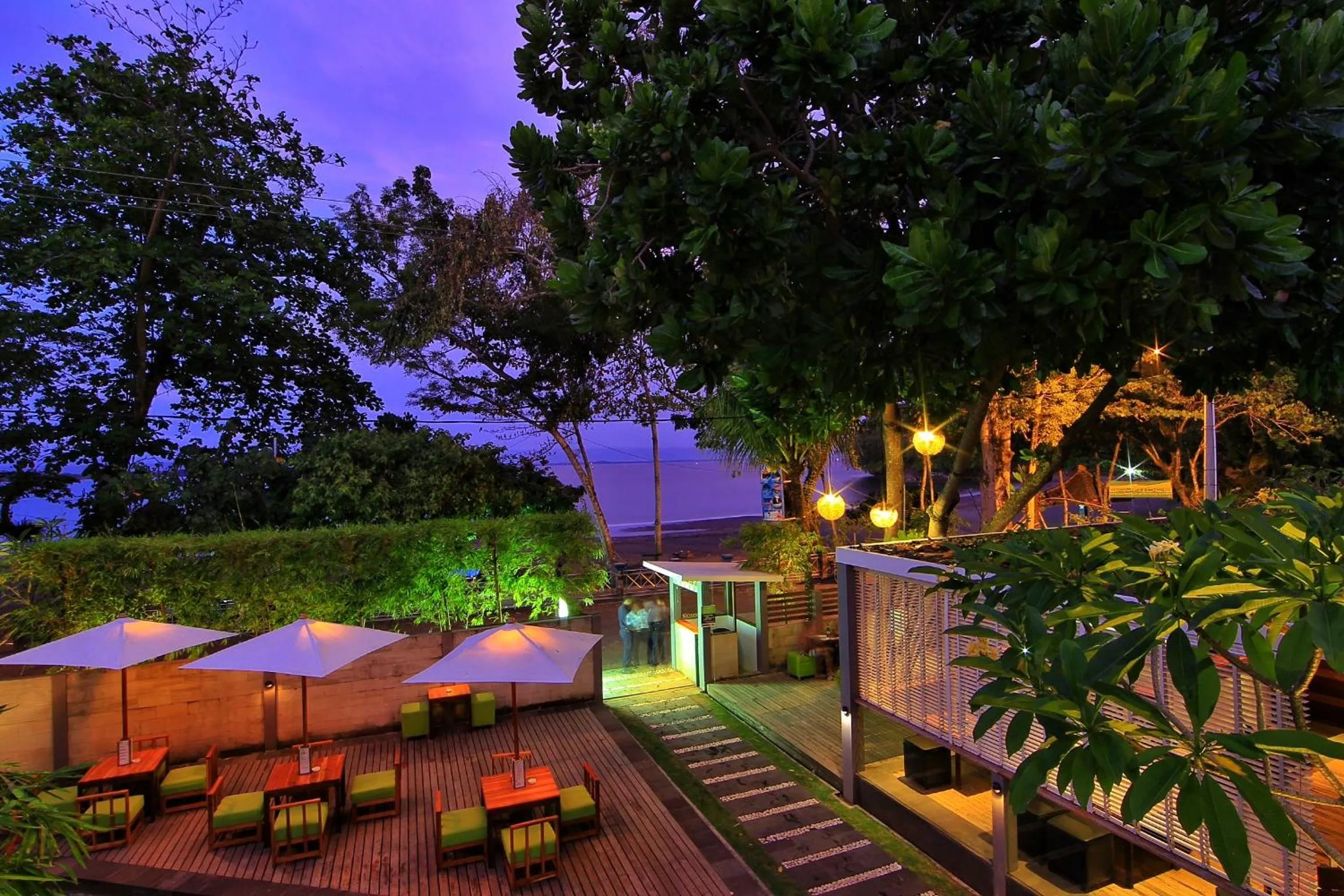 Lounge or bar in JavaCove Beach Hotel