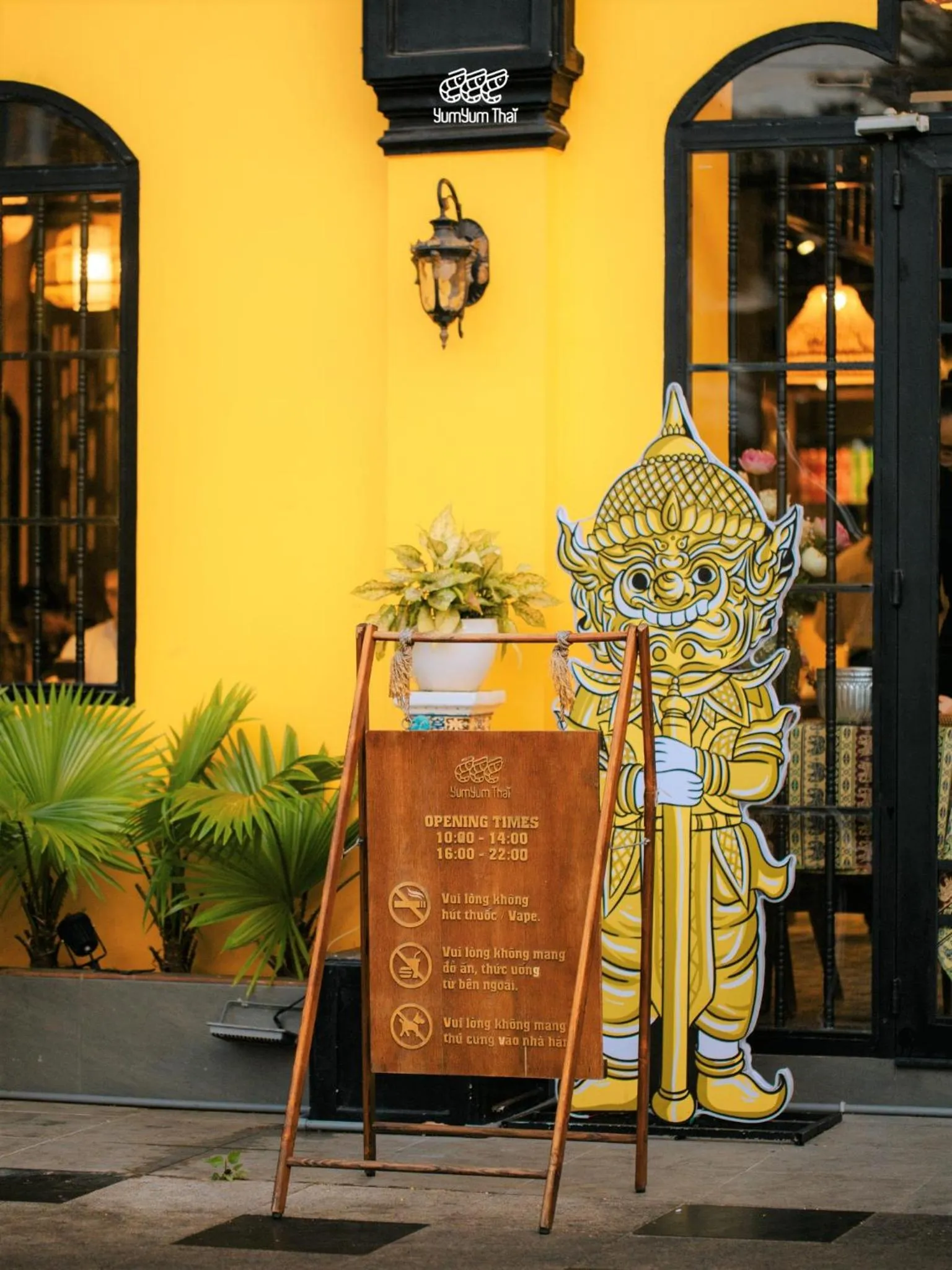 Restaurant/places to eat in Joi Boutique Bãi Trước