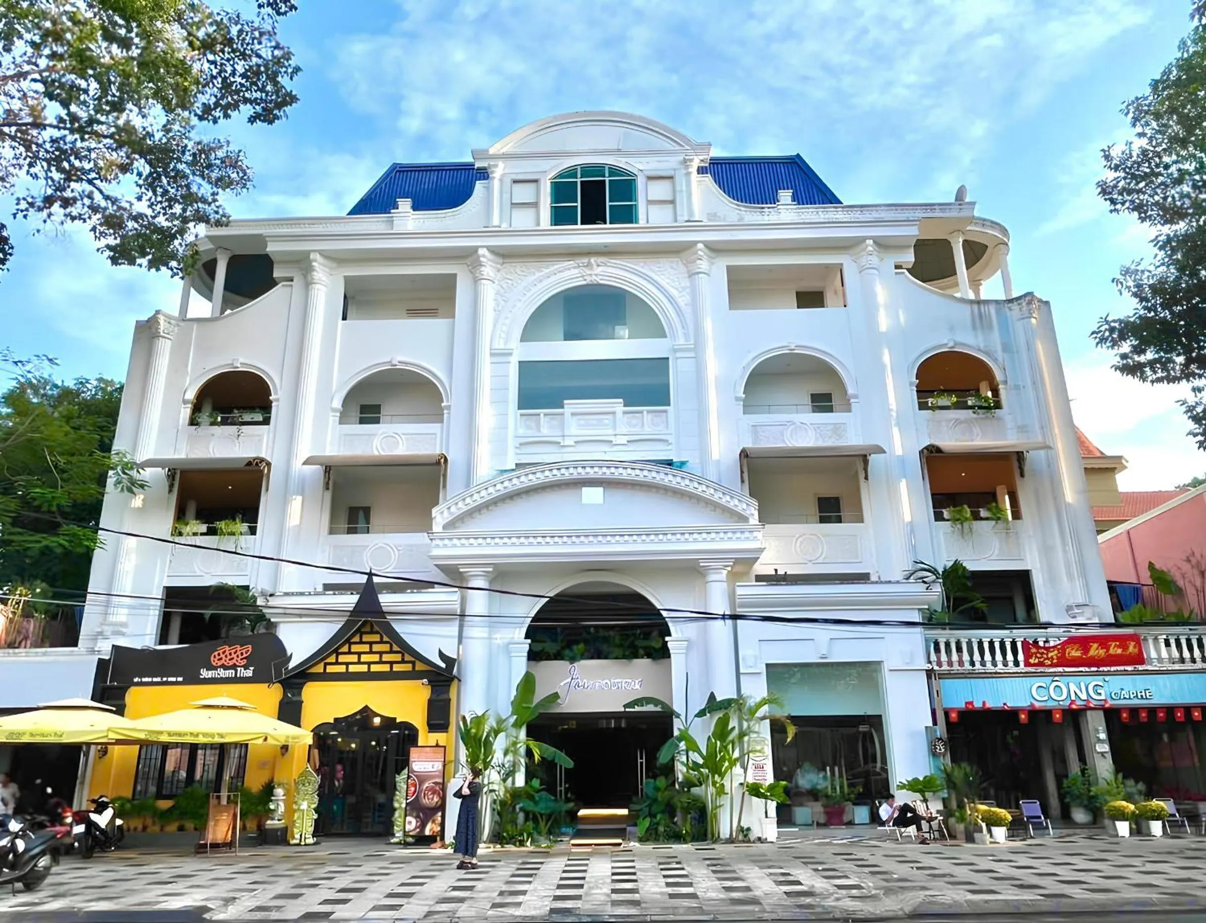 Property building in Joi Boutique Bãi Trước