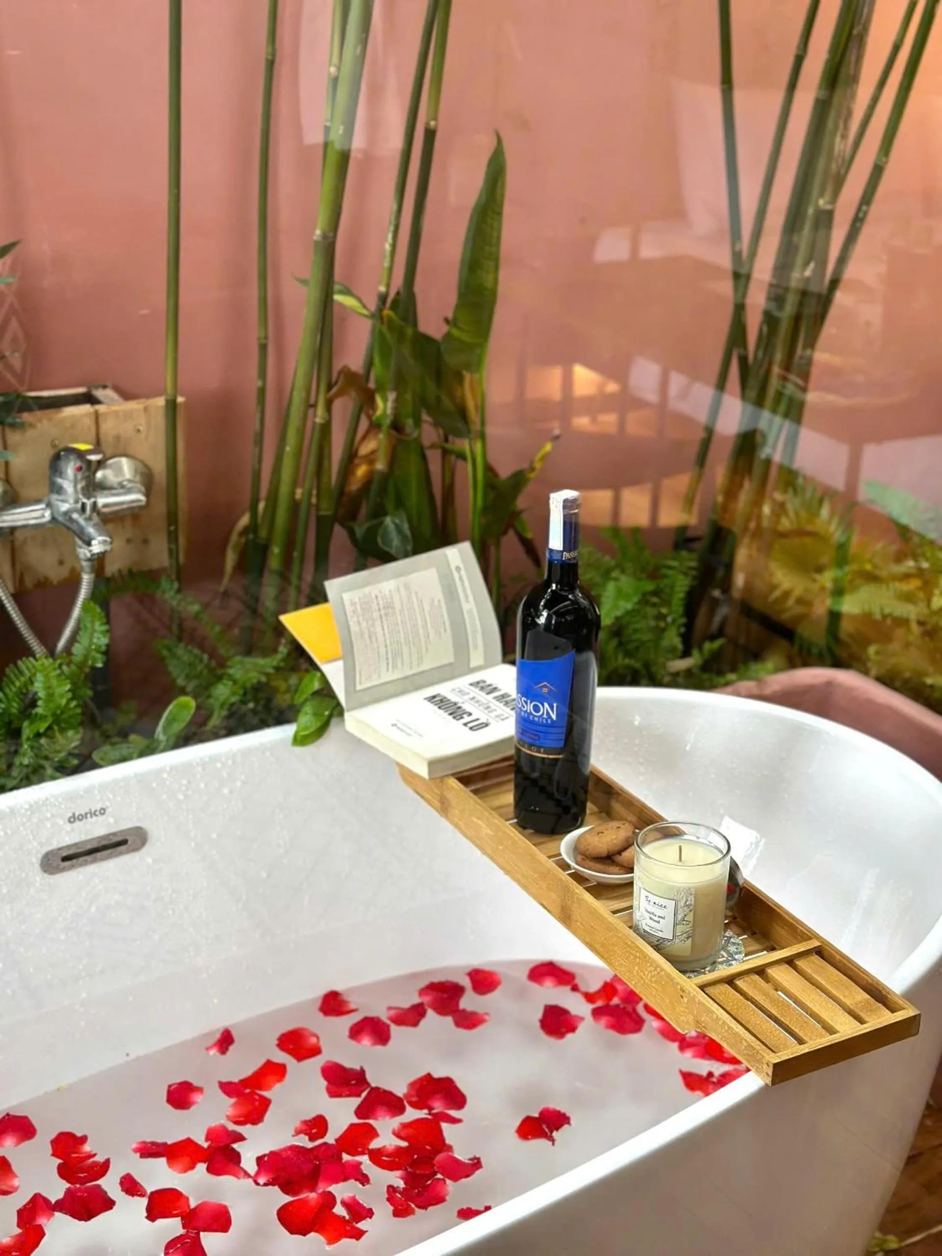 Bath in Joi Boutique Bãi Trước