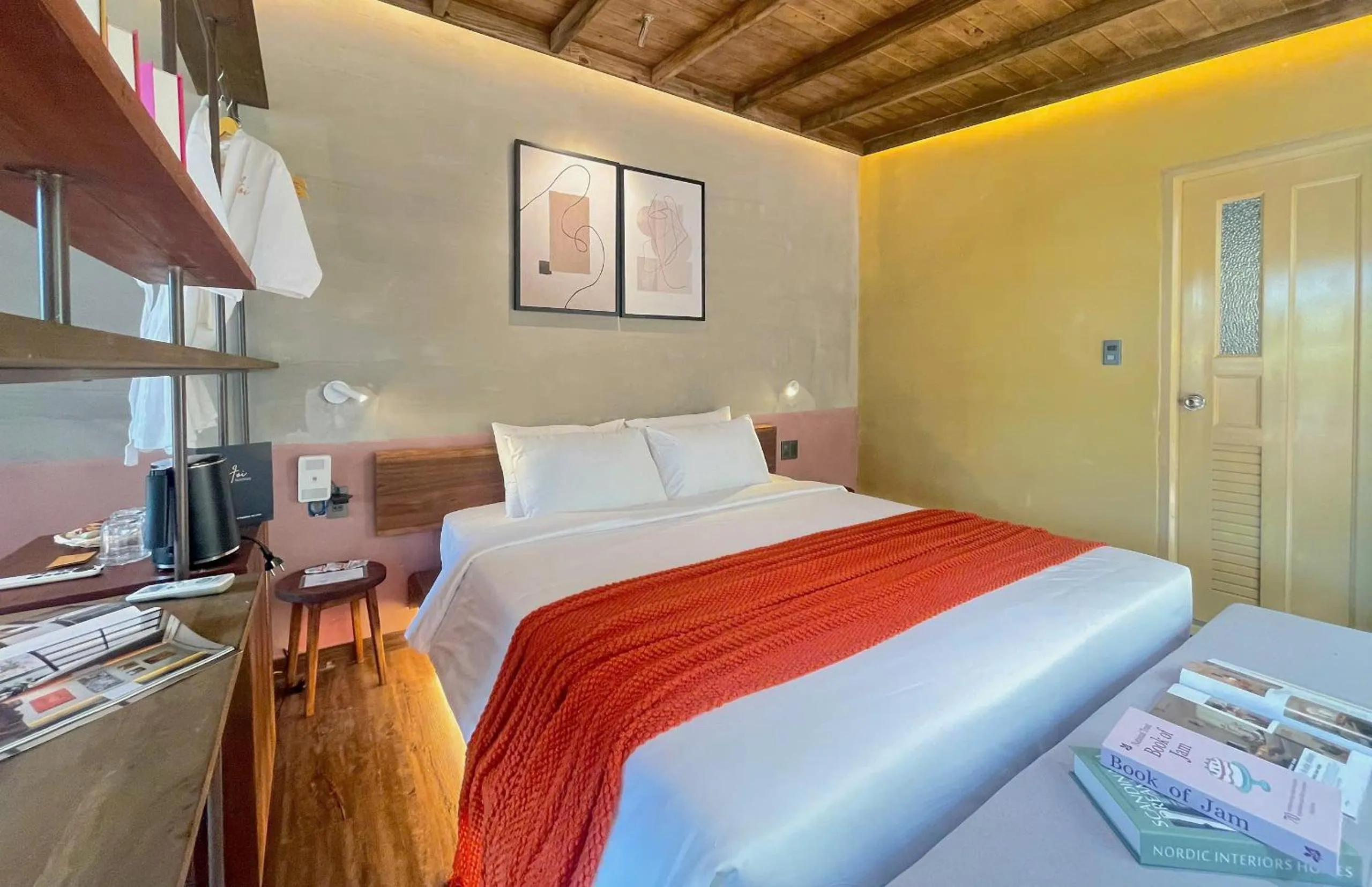 Bed in Joi Boutique Bãi Trước