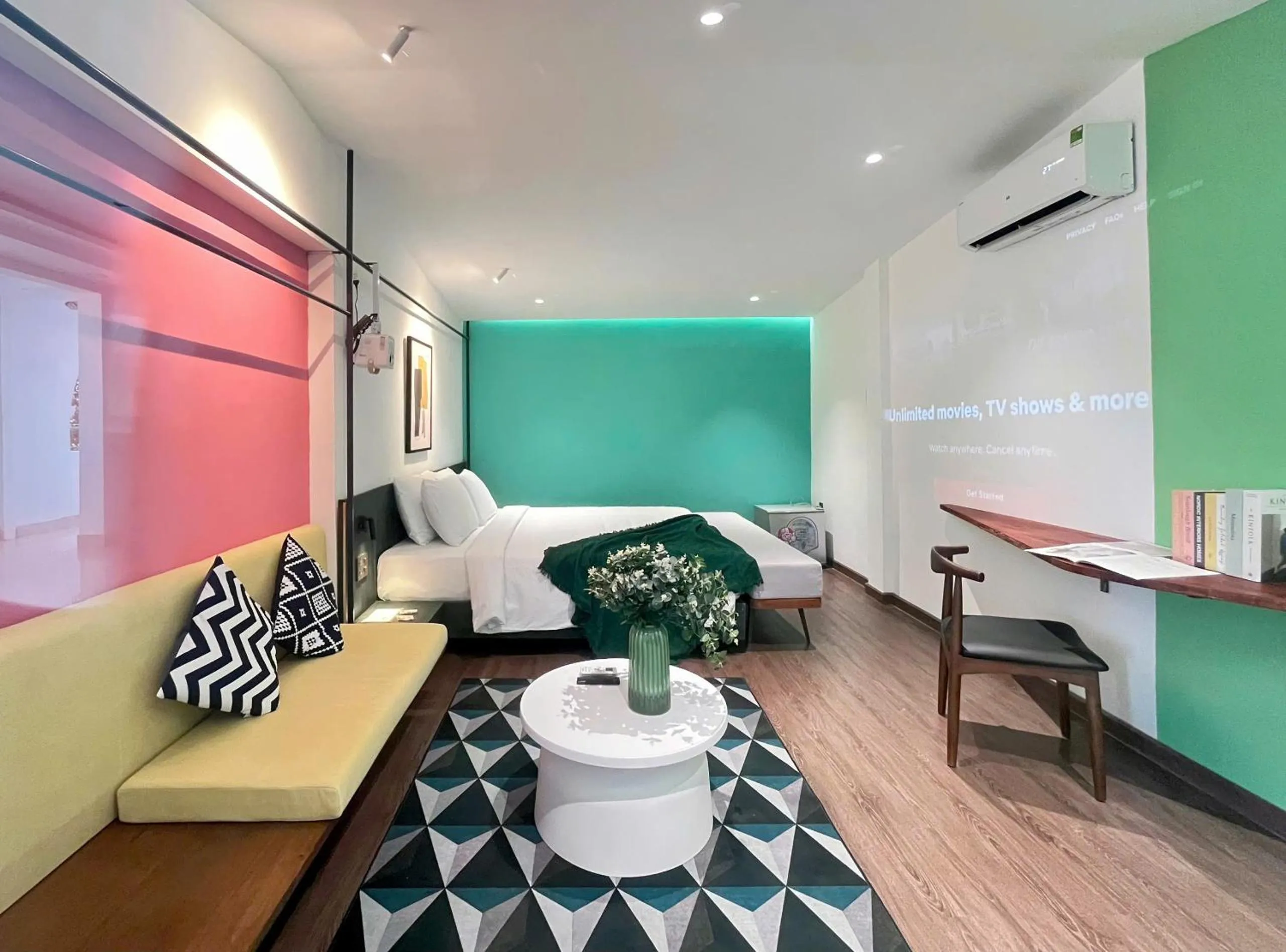 Bed in Joi Boutique Bãi Trước