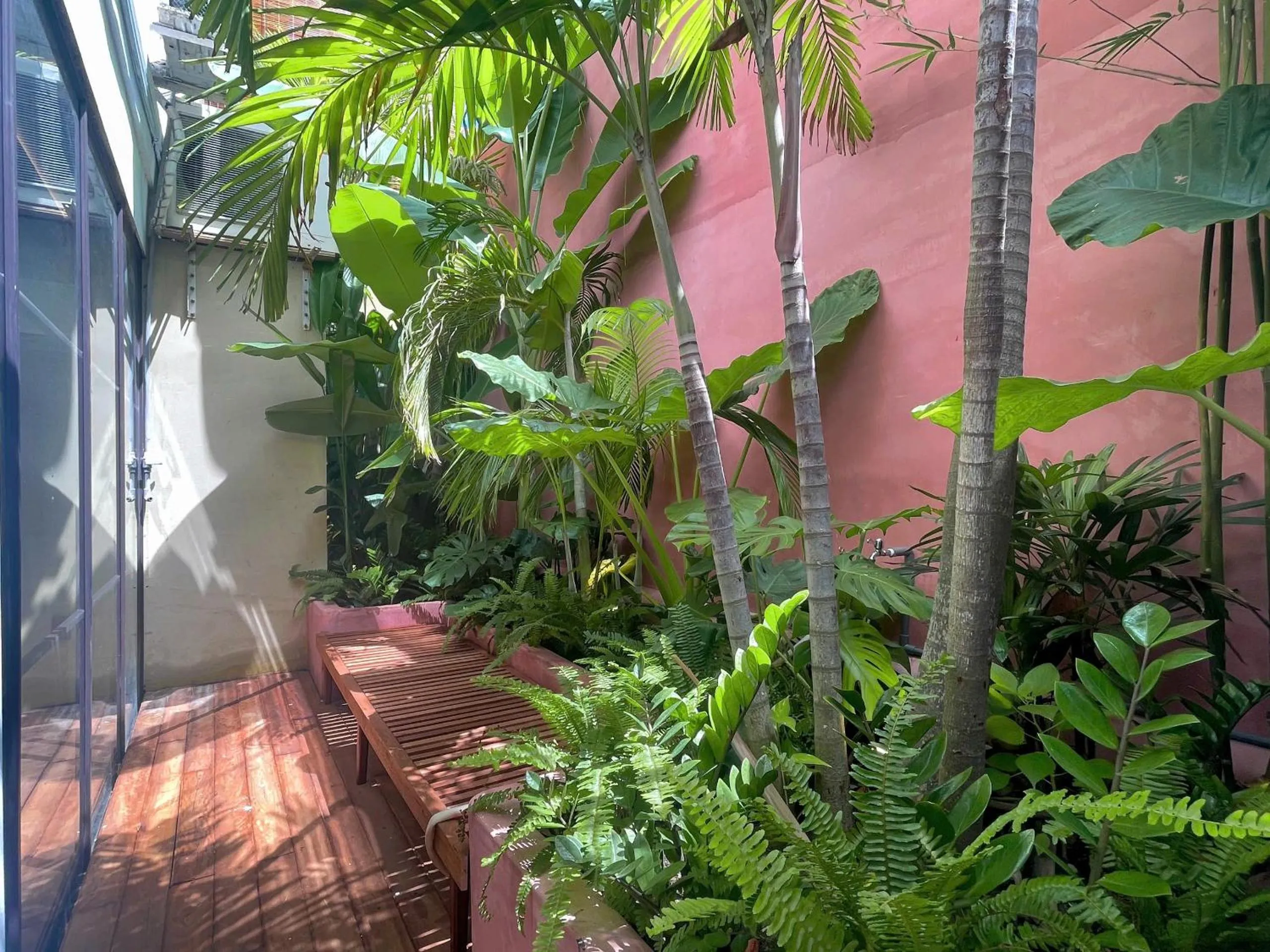 Bed in Joi Boutique Bãi Trước