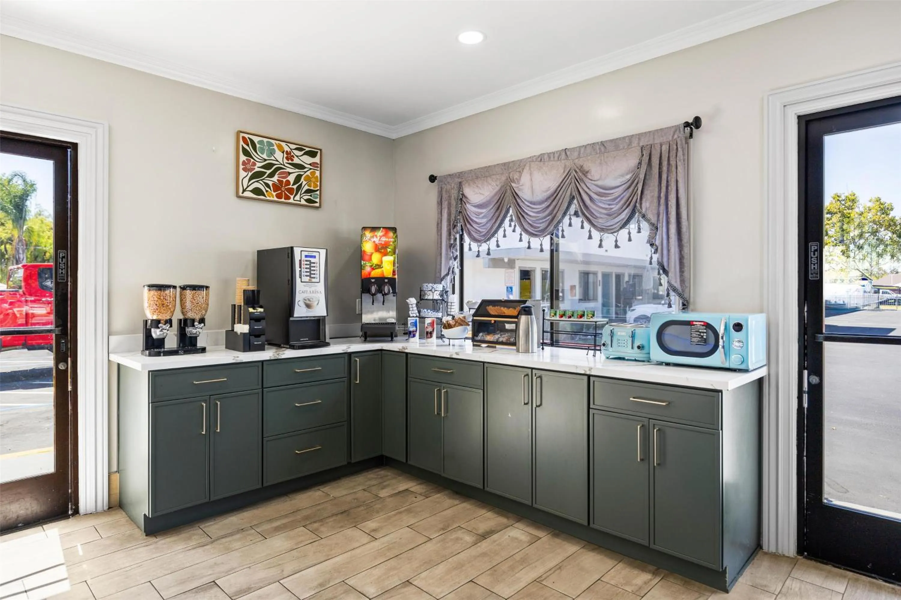 Breakfast in Signature Inn San Jose