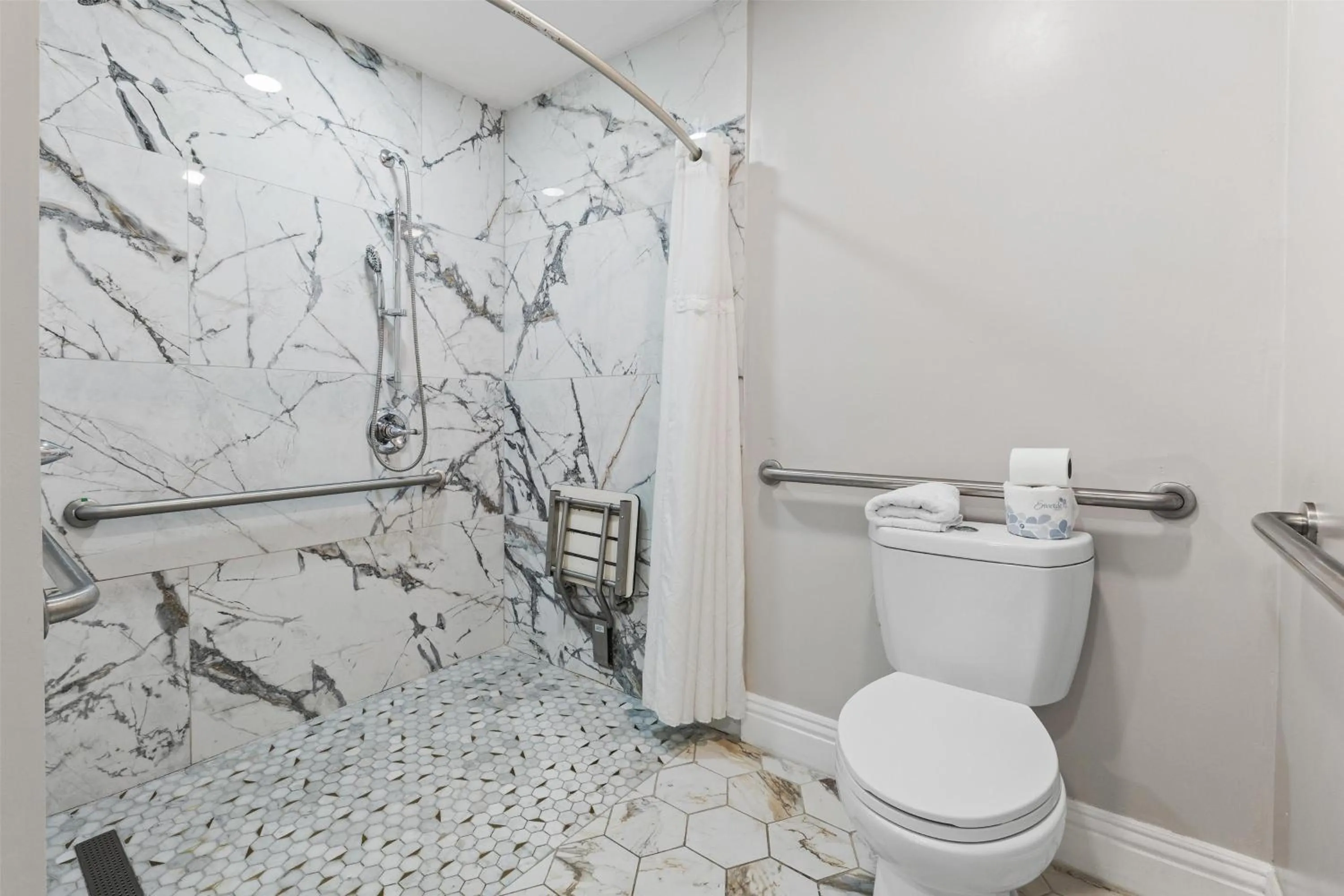 Bathroom in Signature Inn San Jose