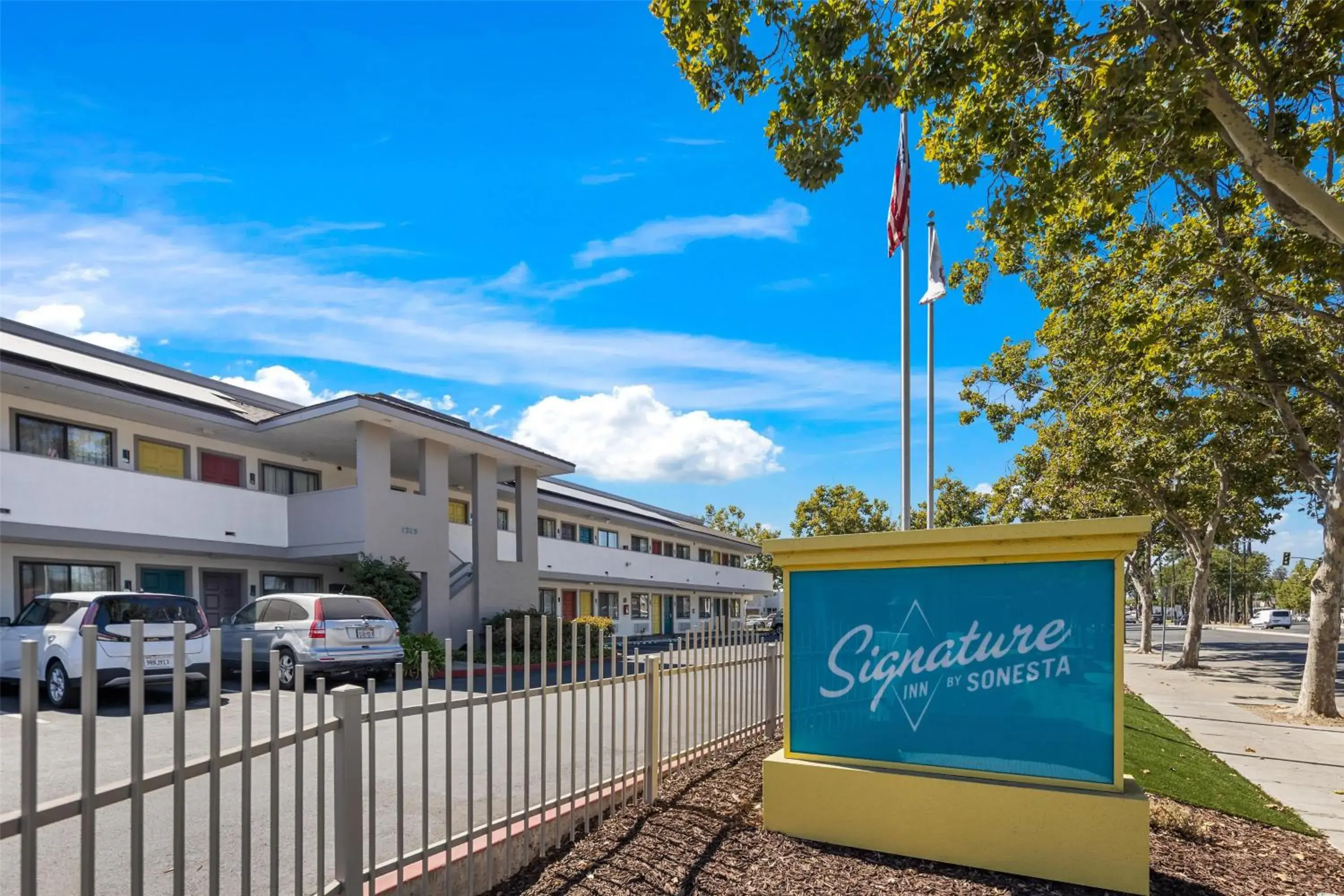 Property building in Signature Inn San Jose Property building in Signature Inn San Jose