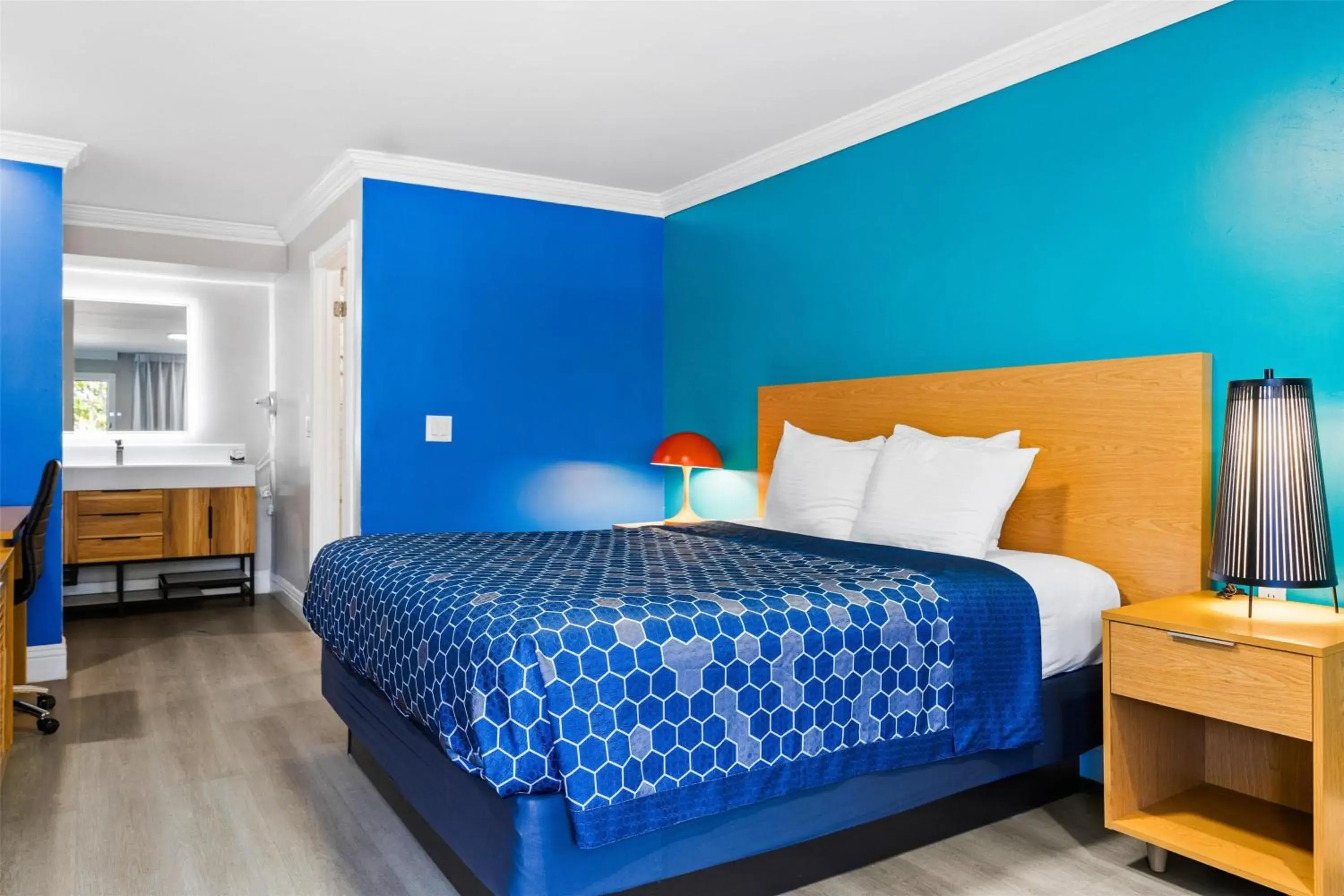 Deluxe King Room in Signature Inn San Jose Deluxe King Room in Signature Inn San Jose