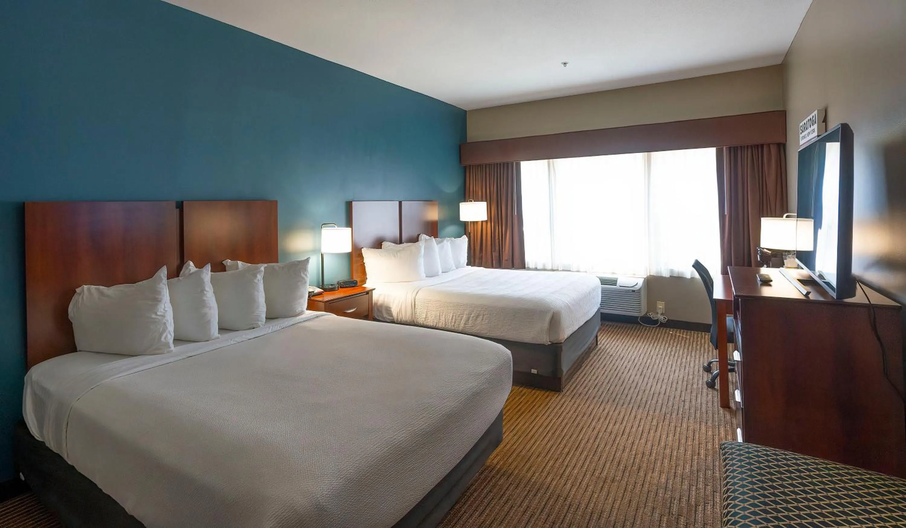 Bedroom, Bed in The Hotel Saratoga, an Ascend Collection Hotel