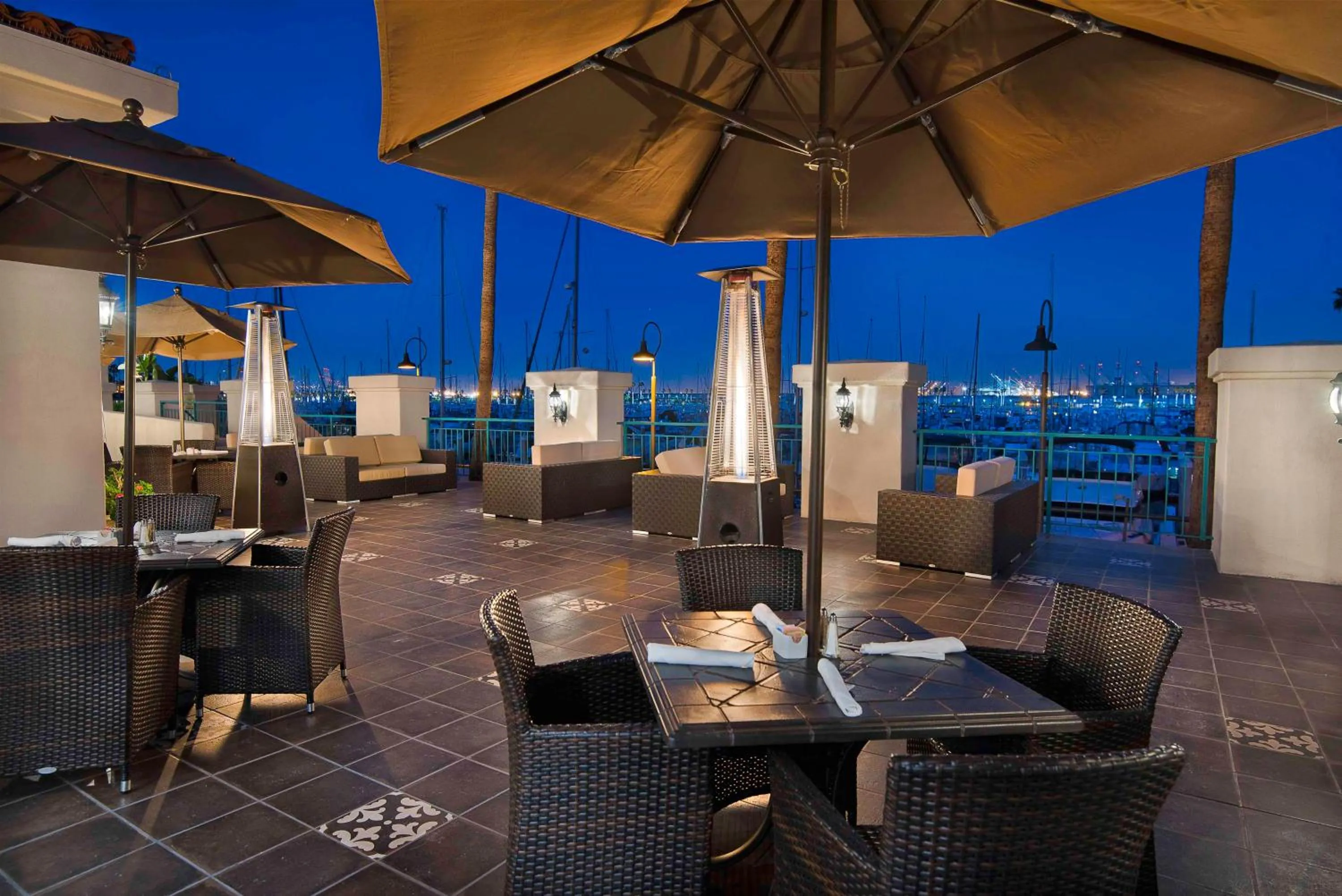 Restaurant/places to eat in DoubleTree by Hilton San Pedro