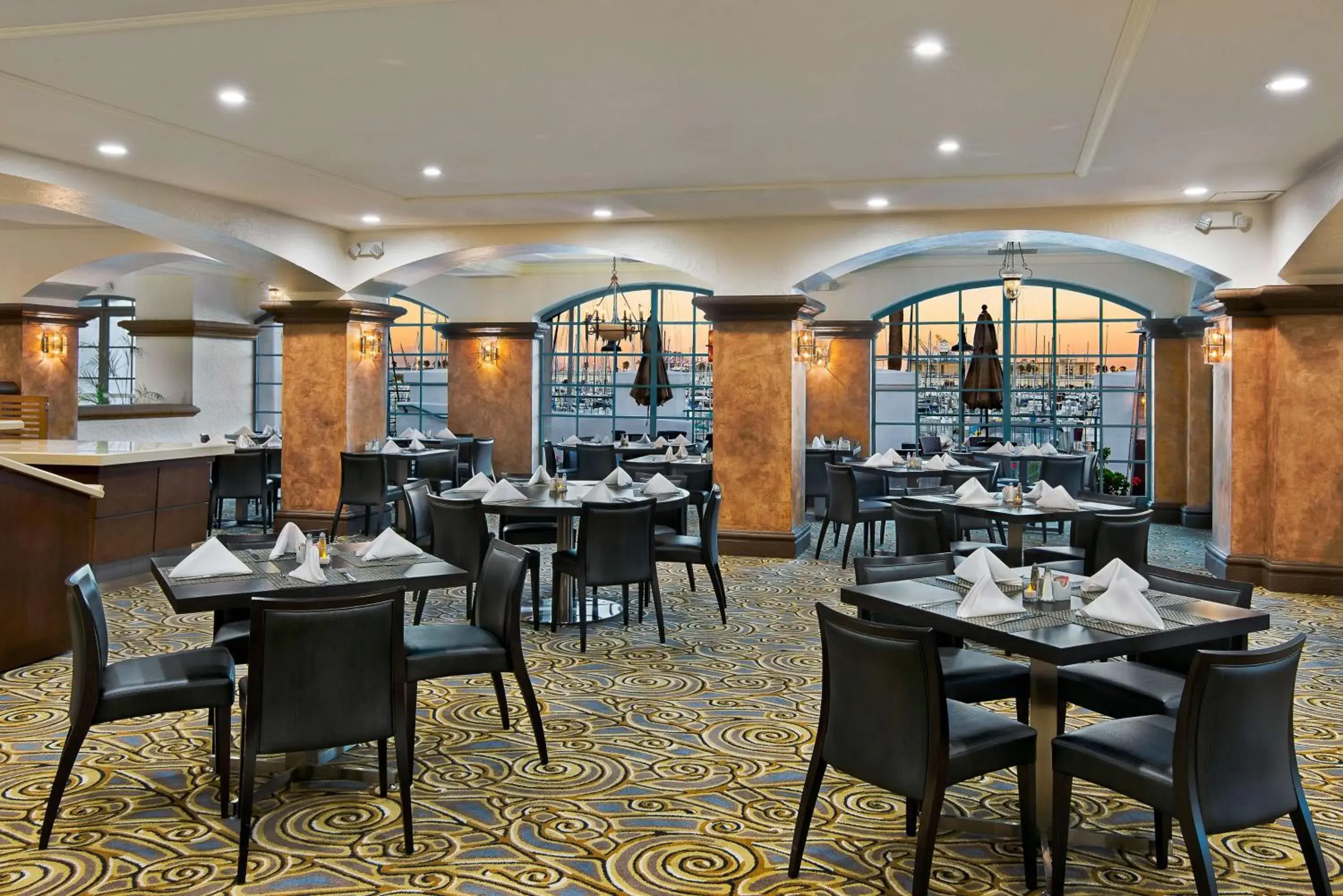 Restaurant/places to eat in DoubleTree by Hilton San Pedro Restaurant/places to eat in DoubleTree by Hilton San Pedro