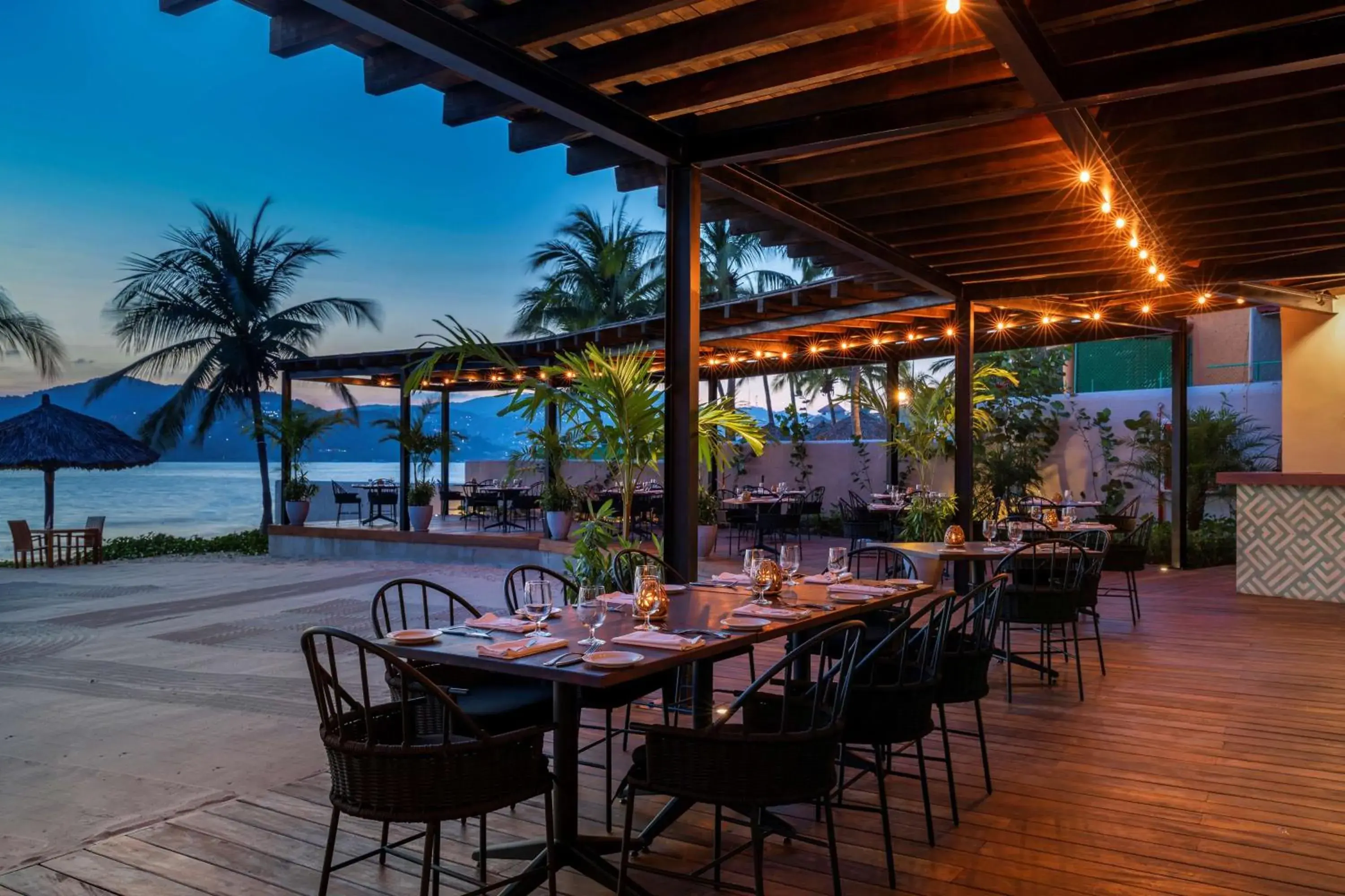 Restaurant/places to eat in Thompson Zihuatanejo, A Beach Resort, by Hyatt Restaurant/places to eat in Thompson Zihuatanejo, A Beach Resort, by Hyatt
