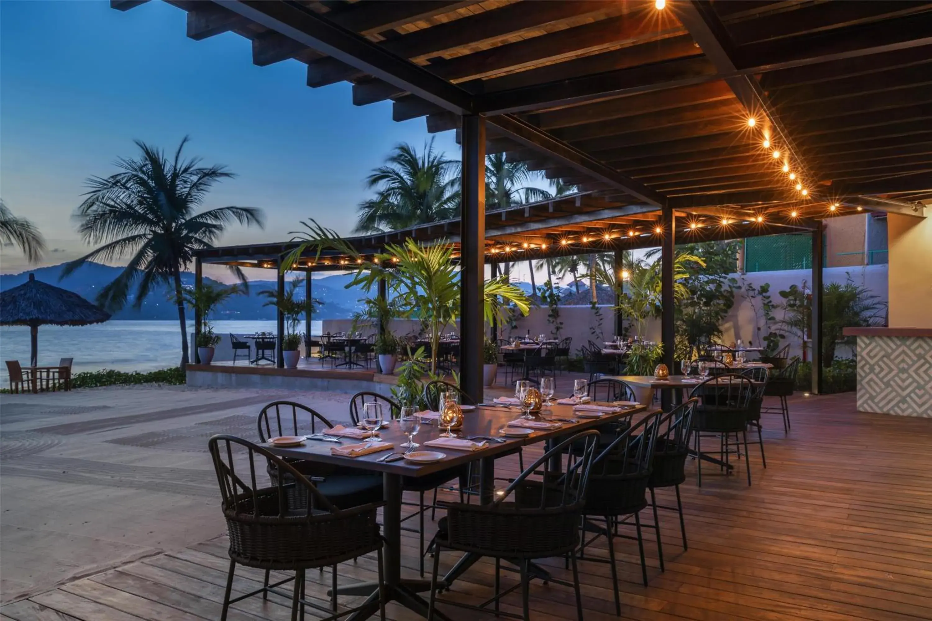 Restaurant/places to eat in Thompson Zihuatanejo, A Beach Resort, by Hyatt Restaurant/places to eat in Thompson Zihuatanejo, A Beach Resort, by Hyatt