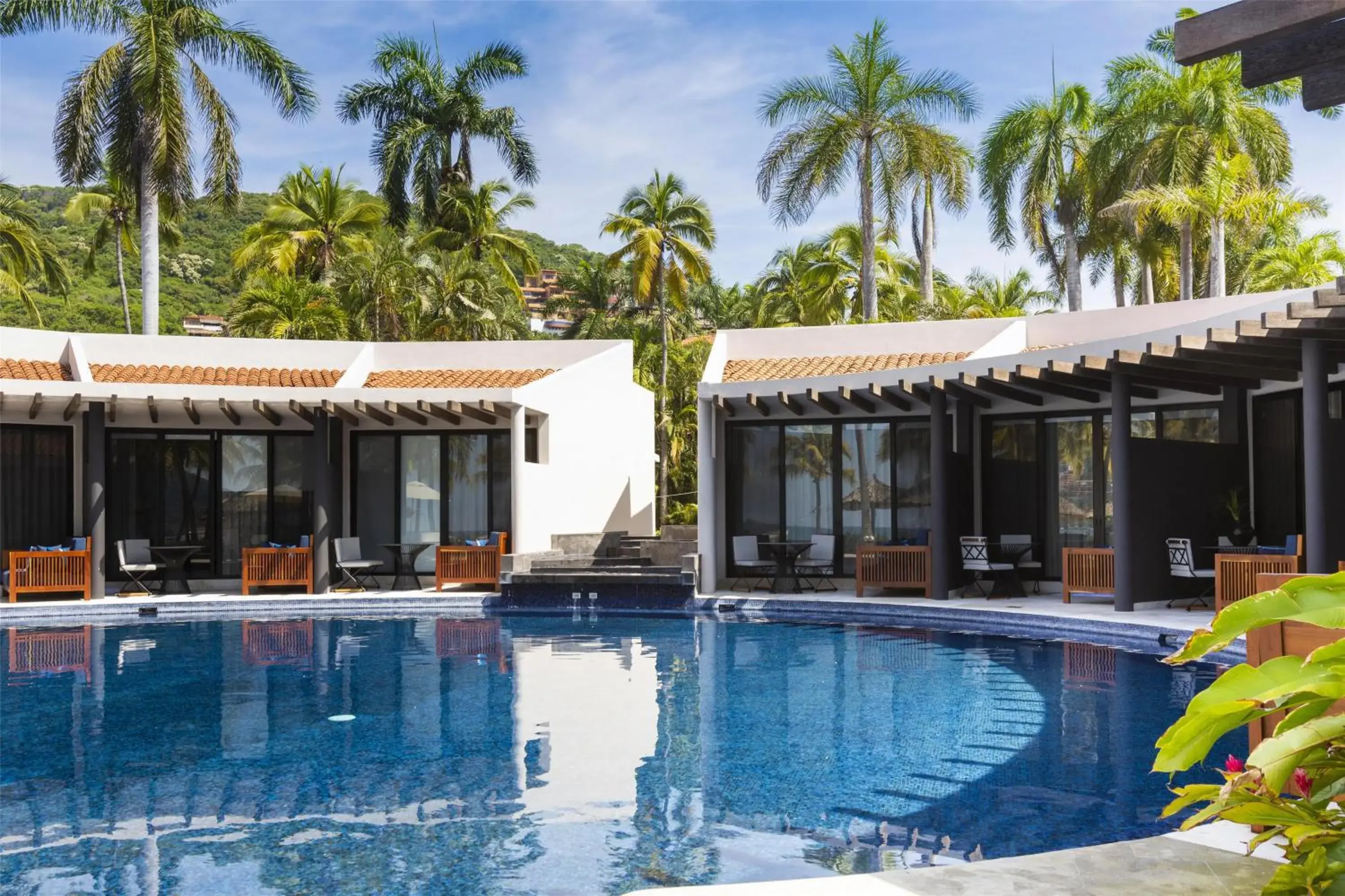 Swimming pool in Thompson Zihuatanejo, A Beach Resort, by Hyatt Swimming pool in Thompson Zihuatanejo, A Beach Resort, by Hyatt