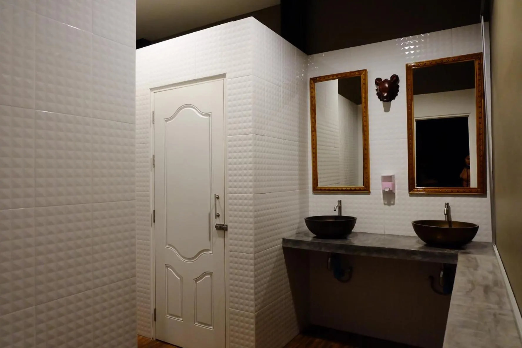 Bathroom in Bloom Cafe & Hostel