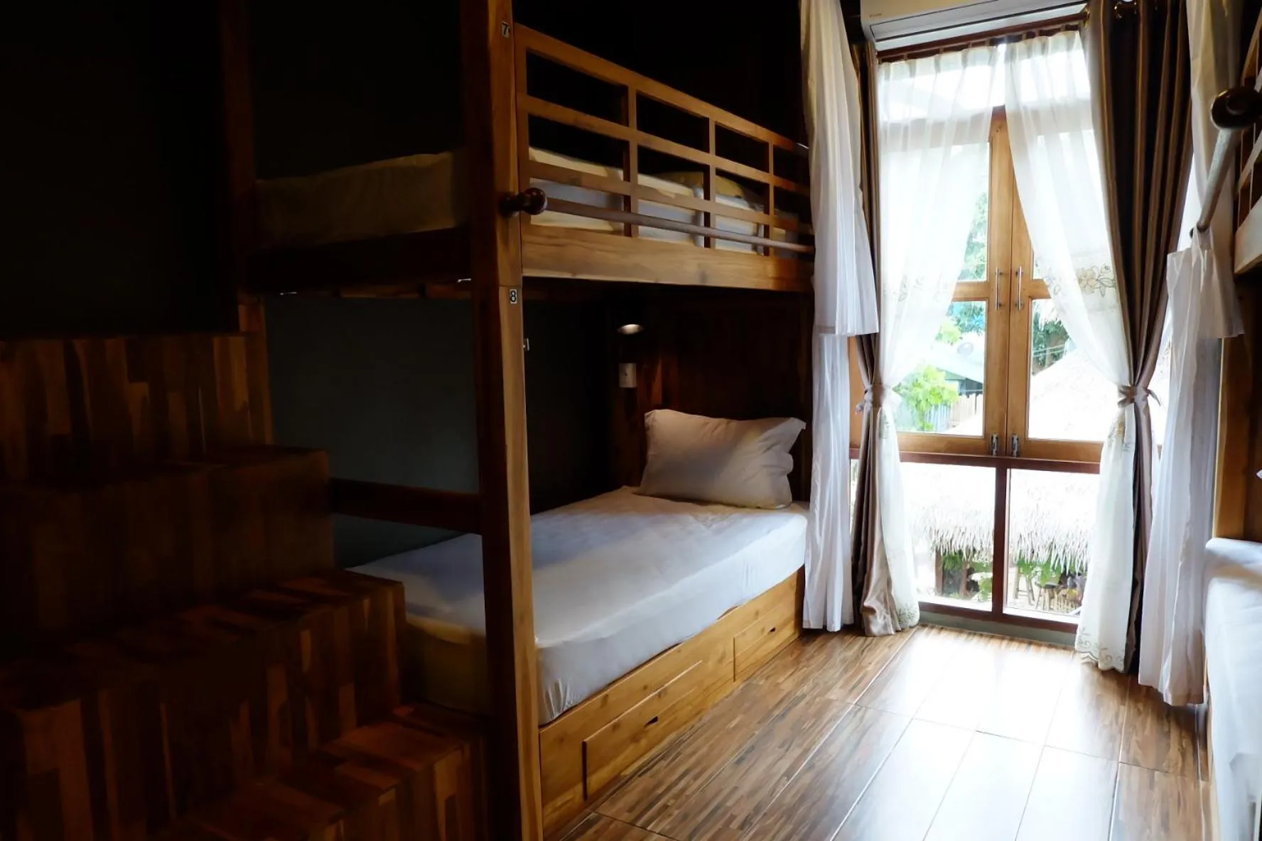 bunk bed, Bed in Bloom Cafe & Hostel