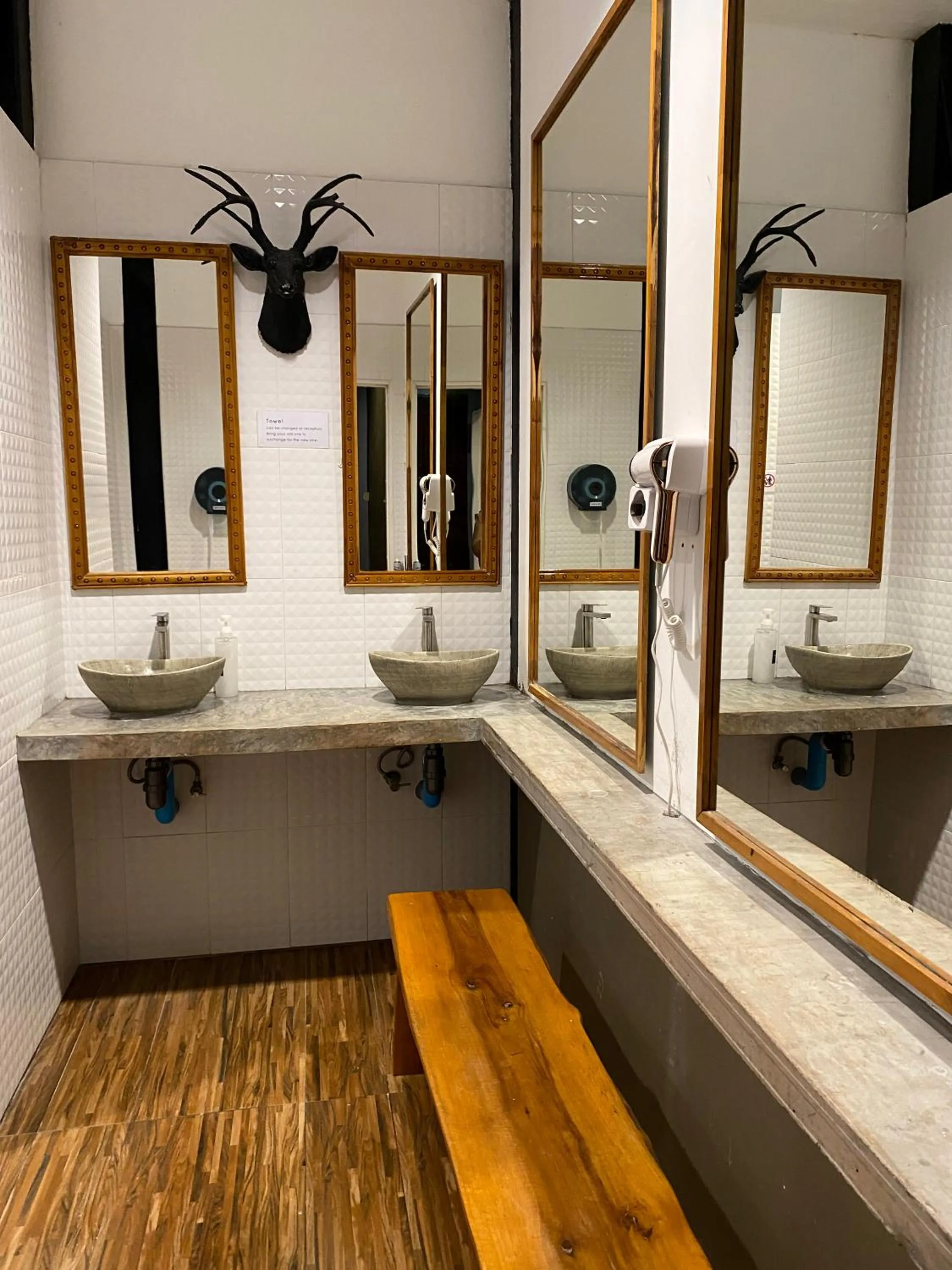 Public Bath in Bloom Cafe & Hostel