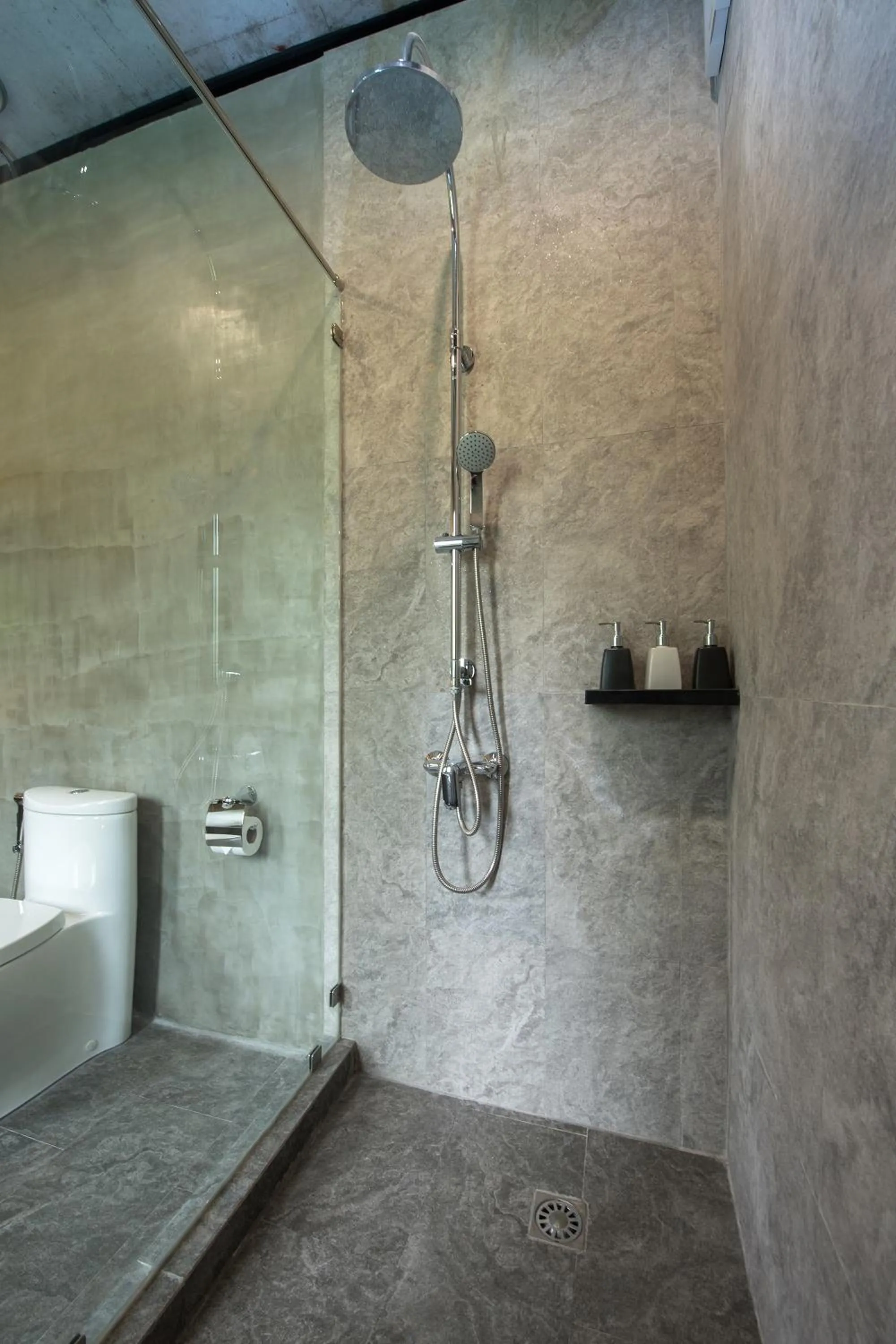 Shower in Vino Neste Private Pool Villas