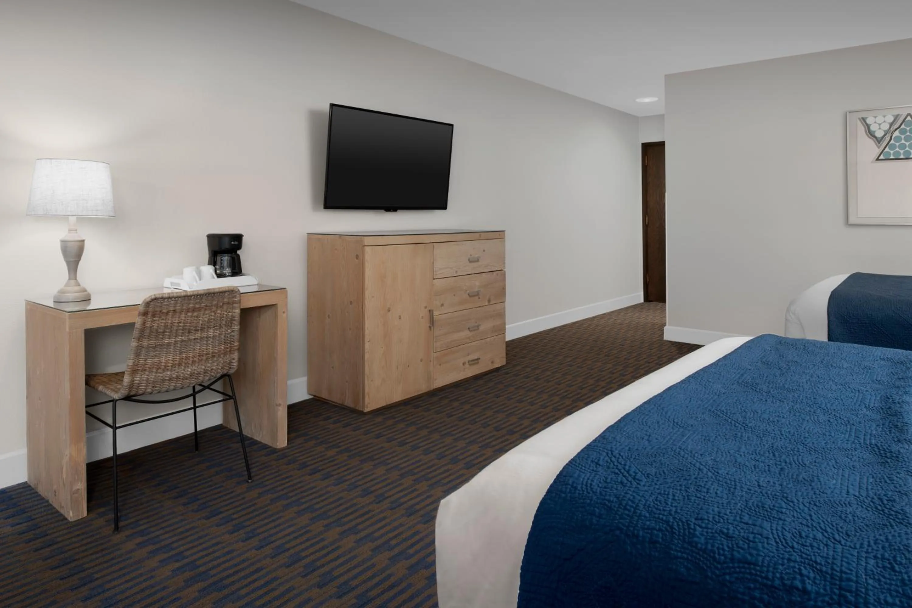 Bedroom, Bed in Ashland Hills Hotel & Suites