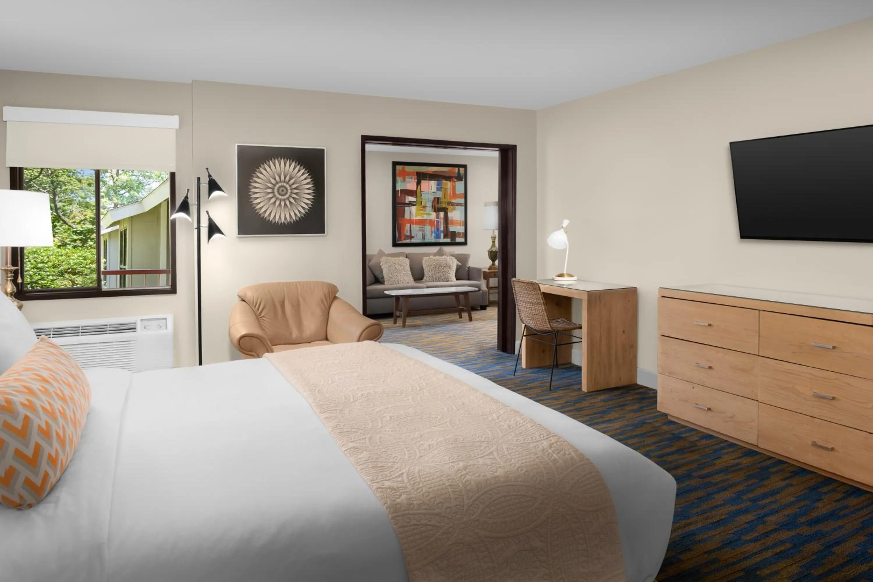Bedroom, Bed in Ashland Hills Hotel & Suites