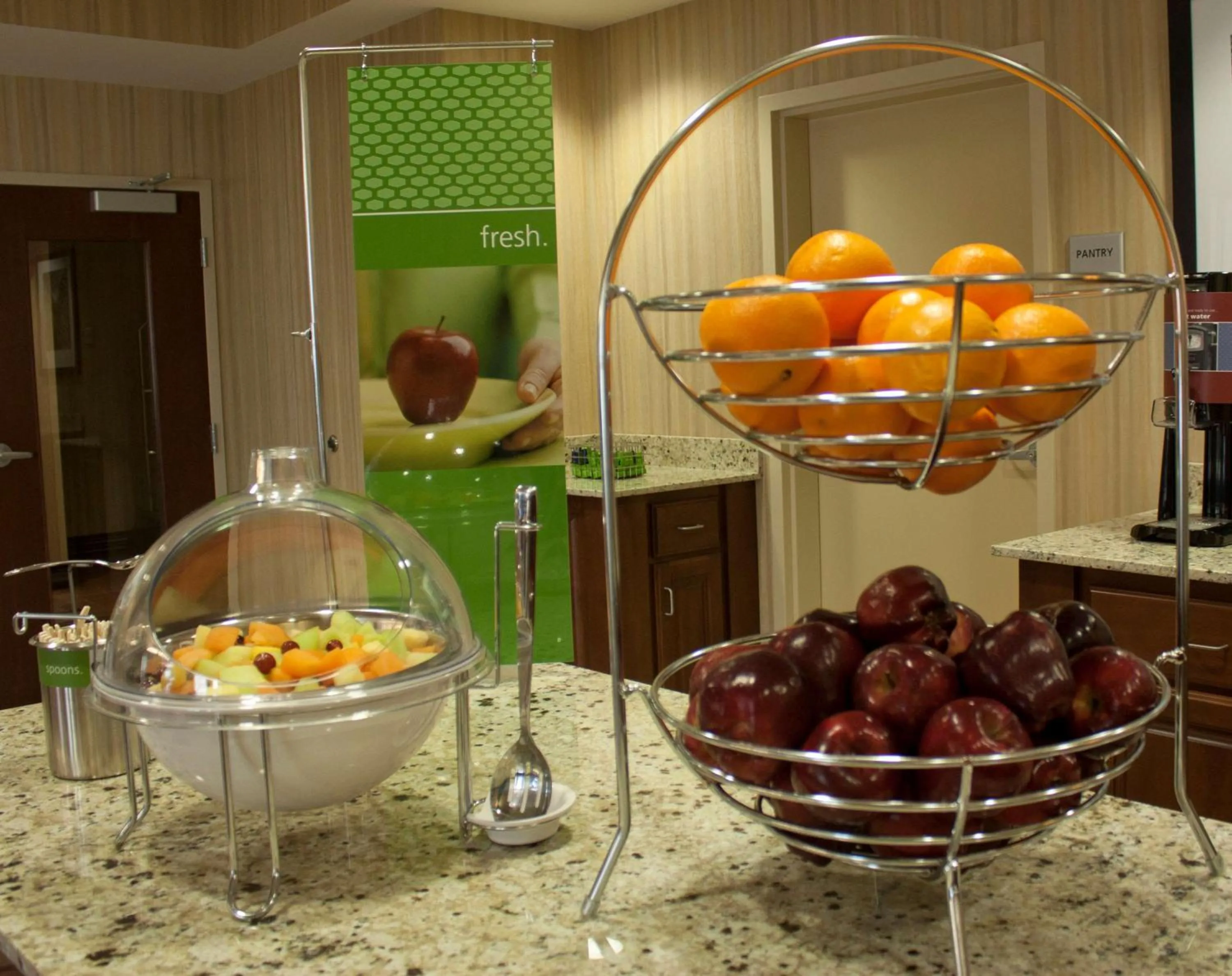 Restaurant/places to eat in Hampton Inn - Burlington