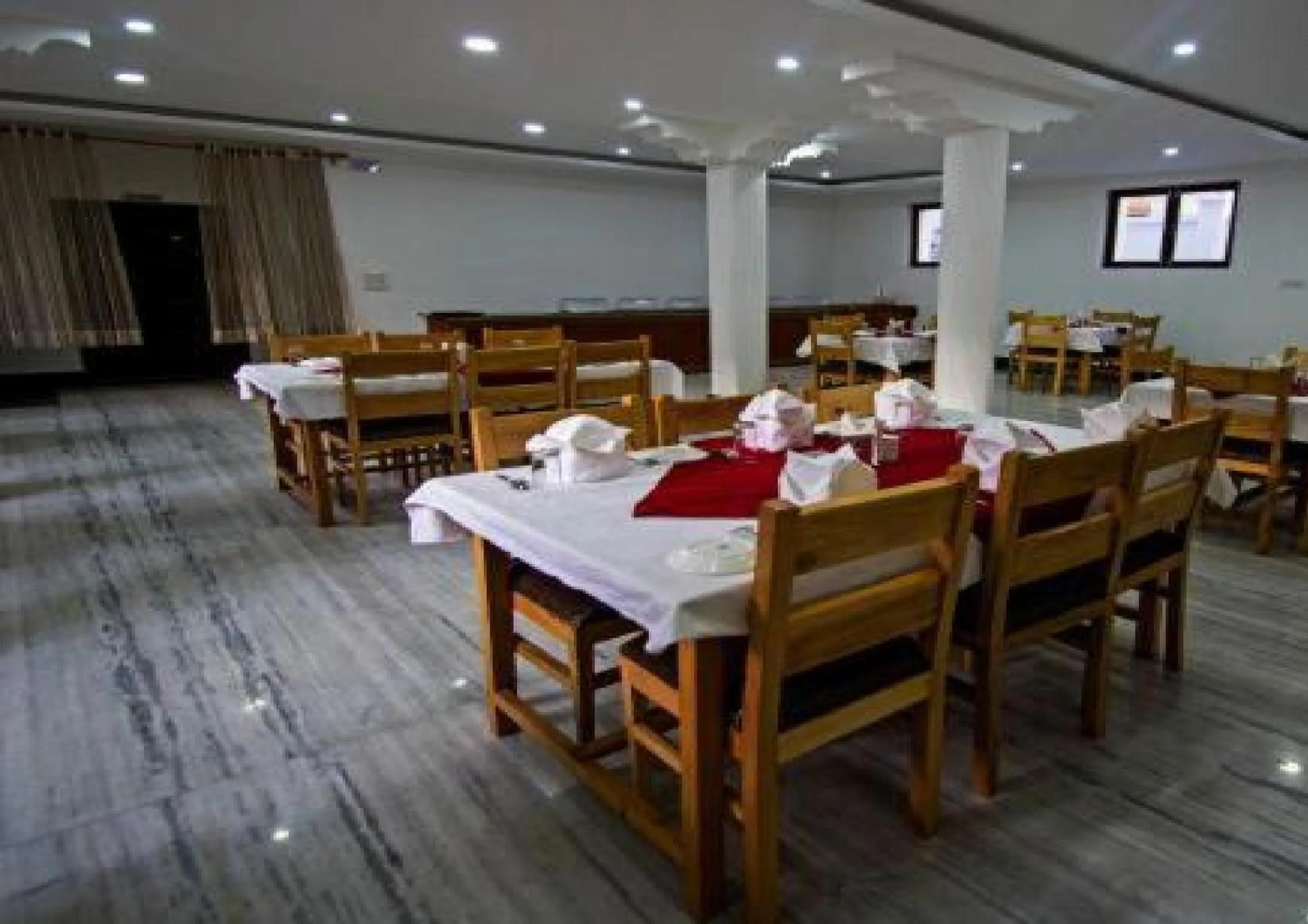 Restaurant/places to eat in Himalayan Retreat-Karzoo