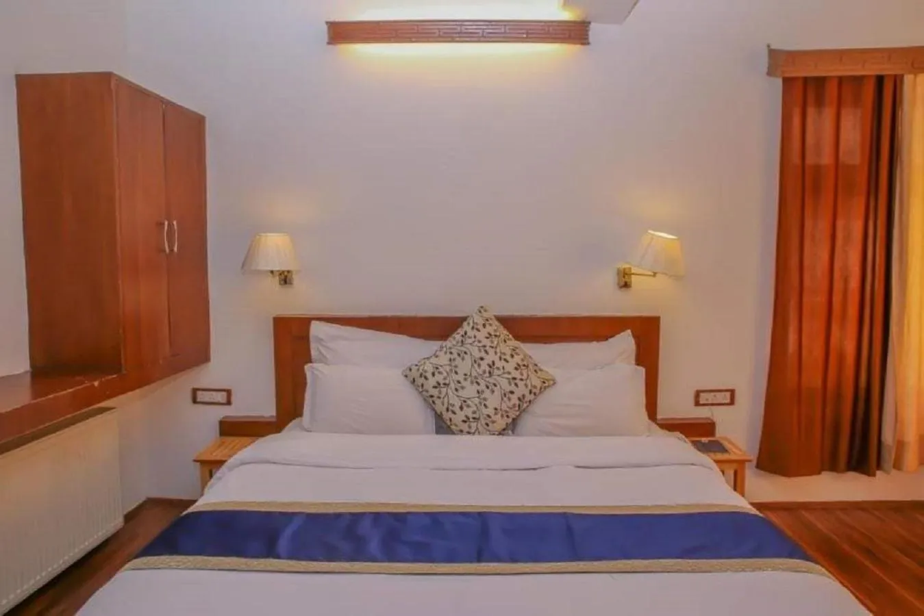 Bedroom, Bed in Himalayan Retreat-Karzoo