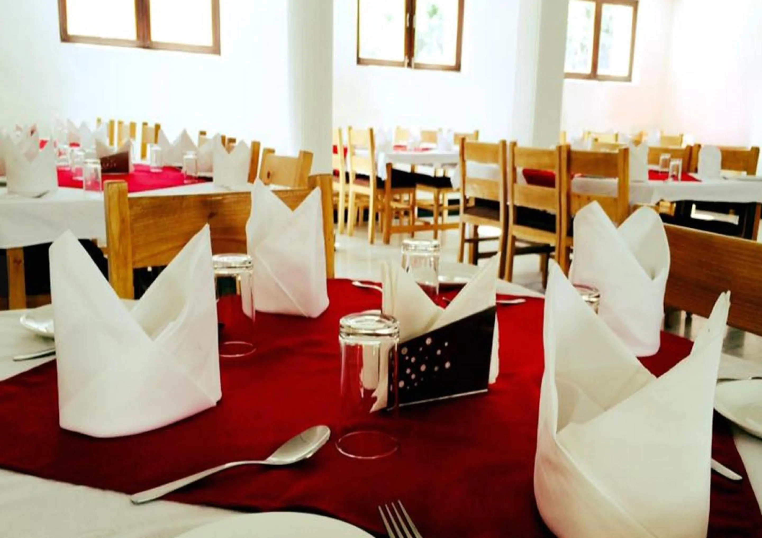 Restaurant/places to eat in Himalayan Retreat-Karzoo