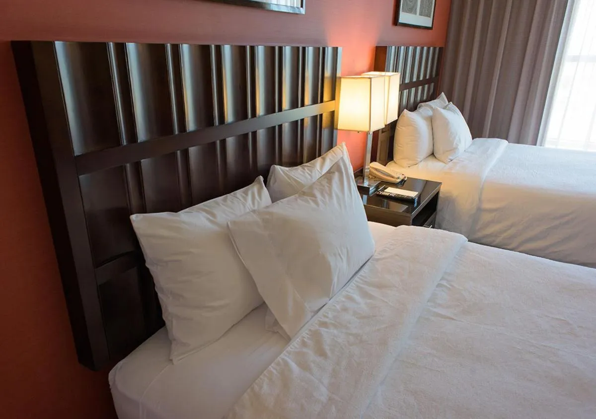 Bed in Embassy Suites Ontario - Airport