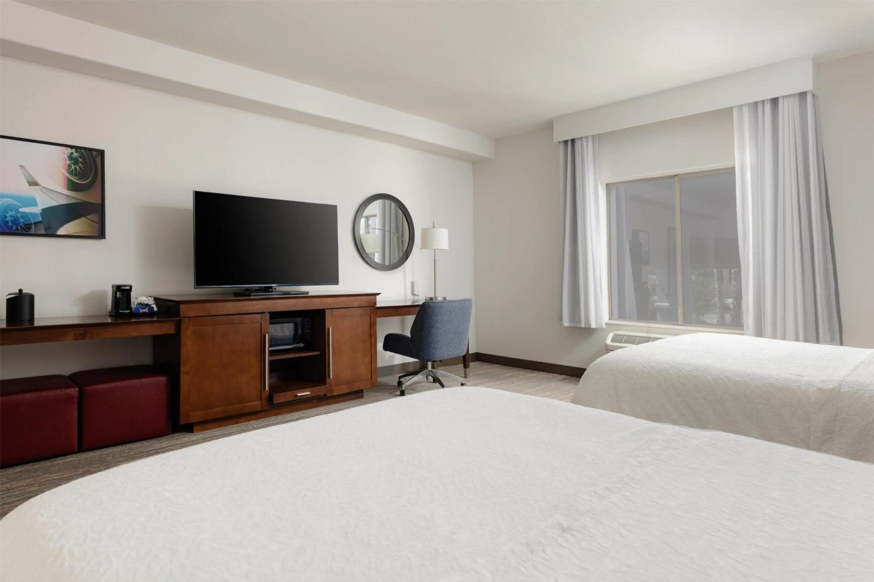 Bed in Hampton Inn & Suites Palmdale