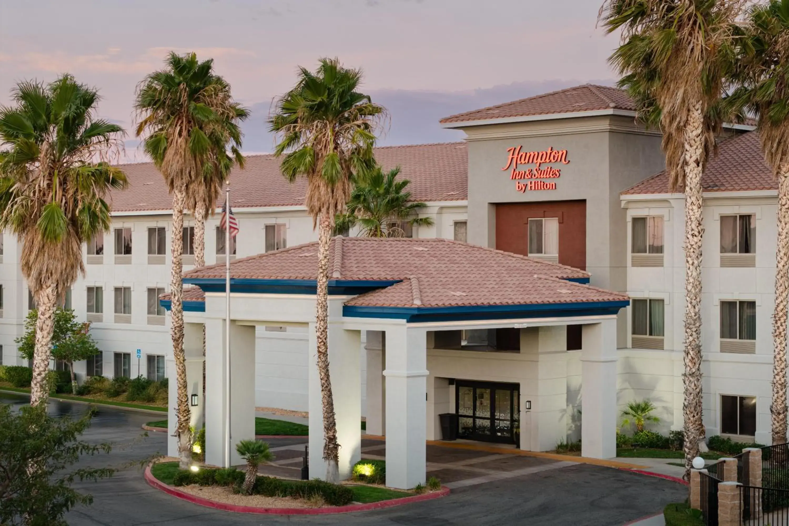 Property building in Hampton Inn & Suites Palmdale Property building in Hampton Inn & Suites Palmdale