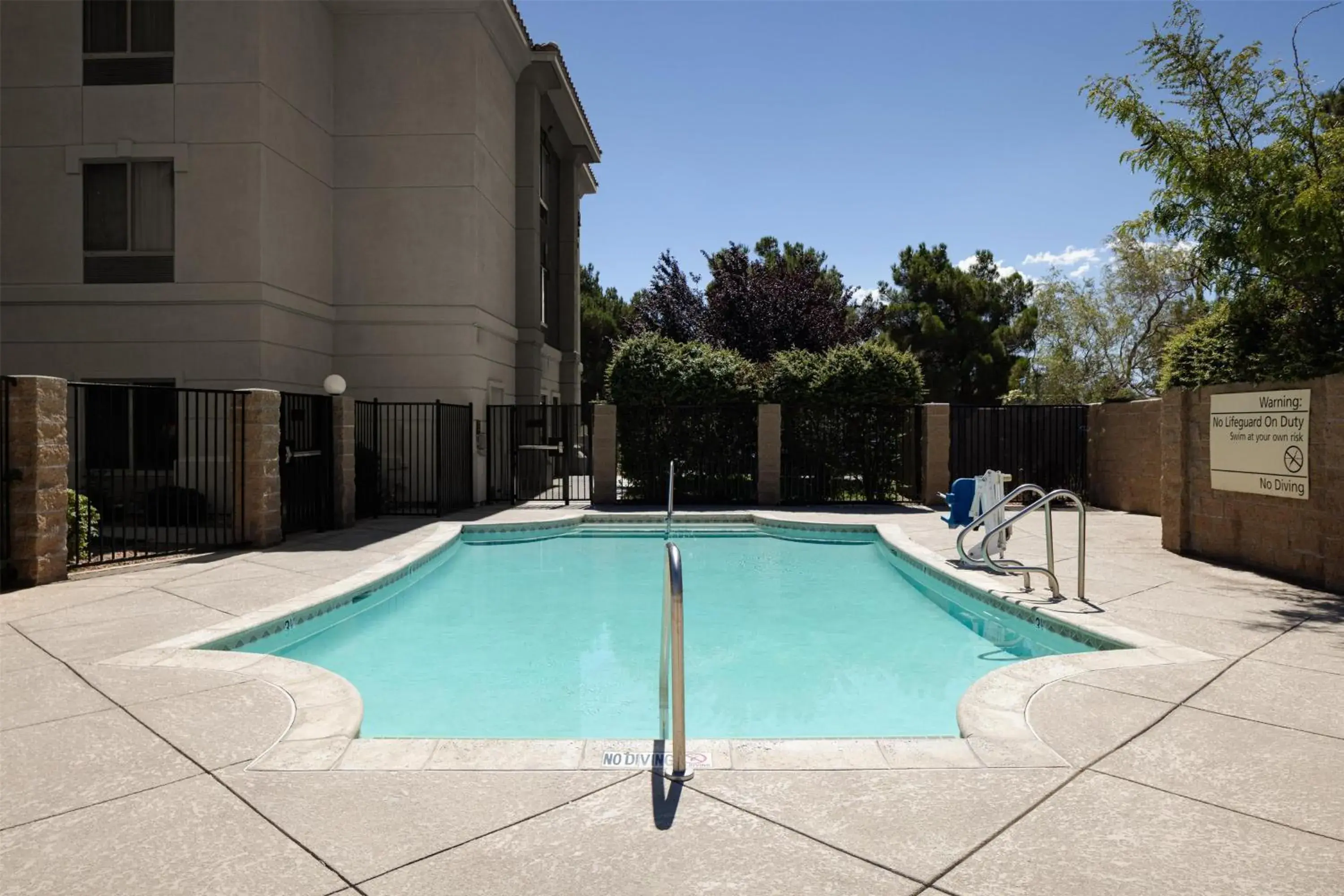 Pool view in Hampton Inn & Suites Palmdale Pool view in Hampton Inn & Suites Palmdale