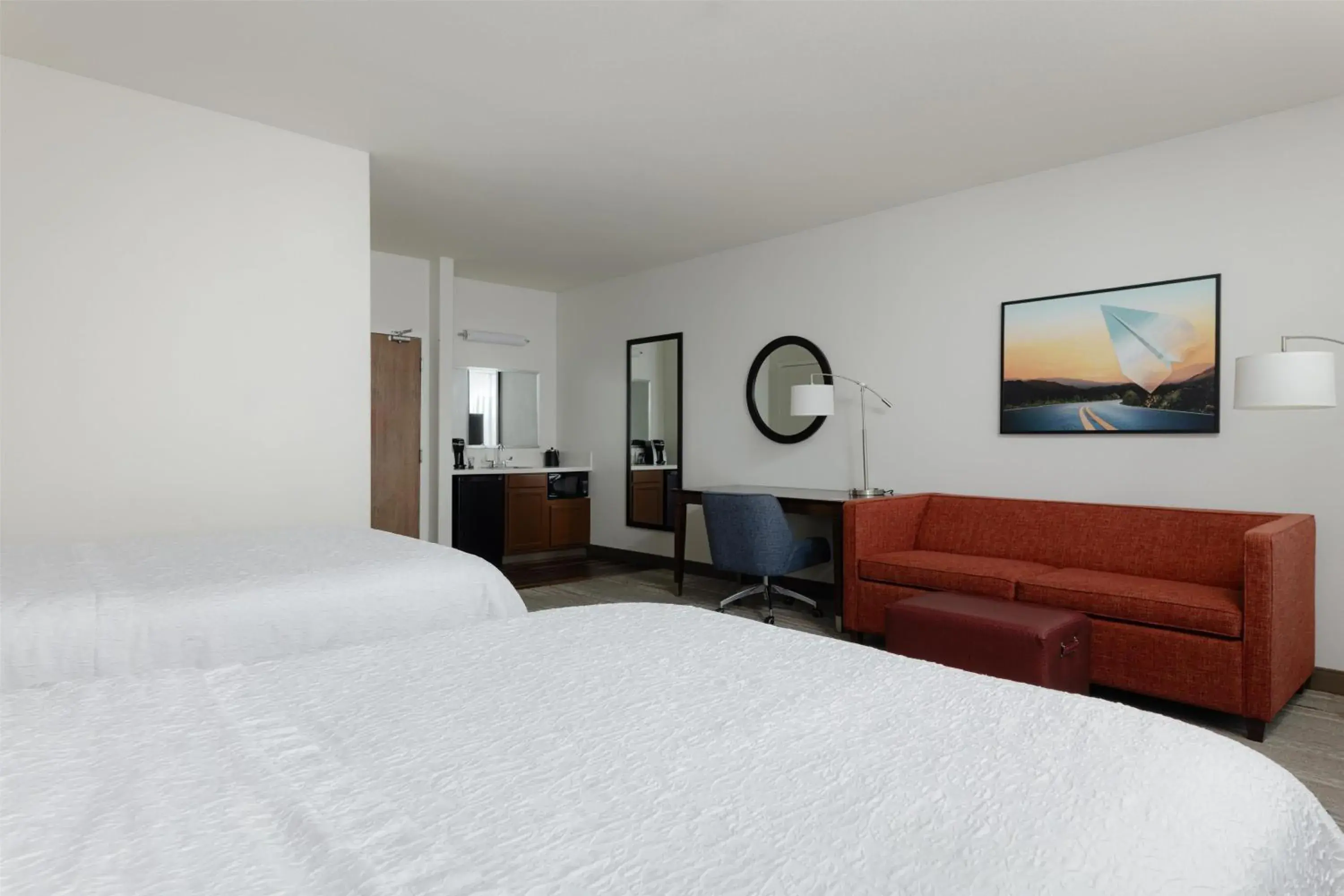 Living room, Bed in Hampton Inn & Suites Palmdale Living room, Bed in Hampton Inn & Suites Palmdale