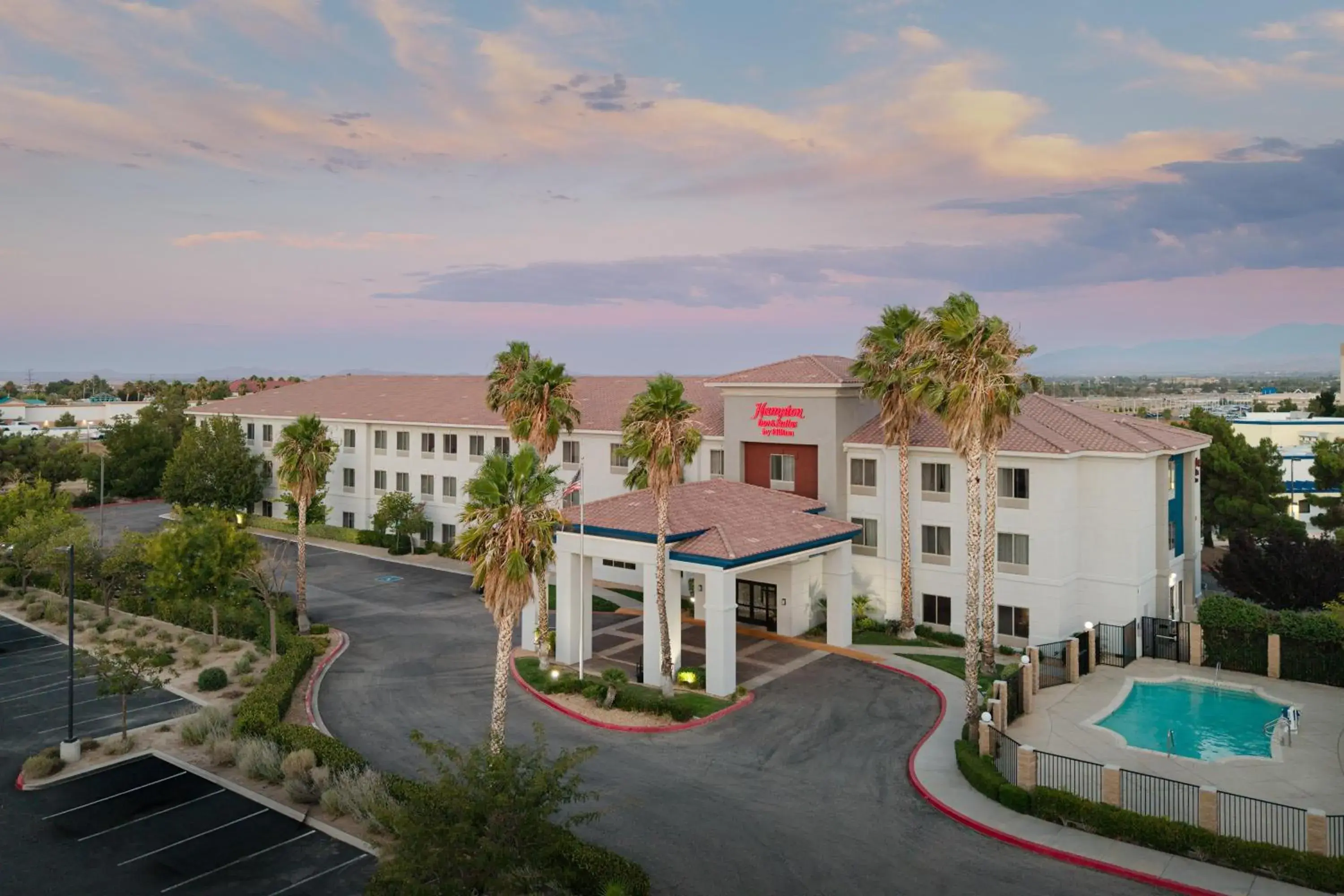 Property building in Hampton Inn & Suites Palmdale Property building in Hampton Inn & Suites Palmdale