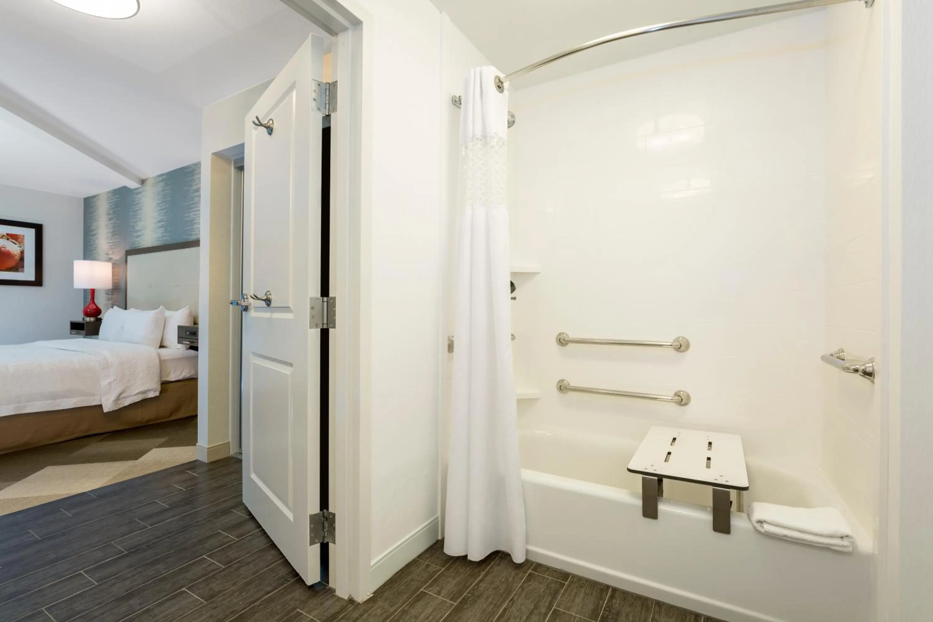 Toilet, Bed in Hampton Inn & Suites San Diego-Poway