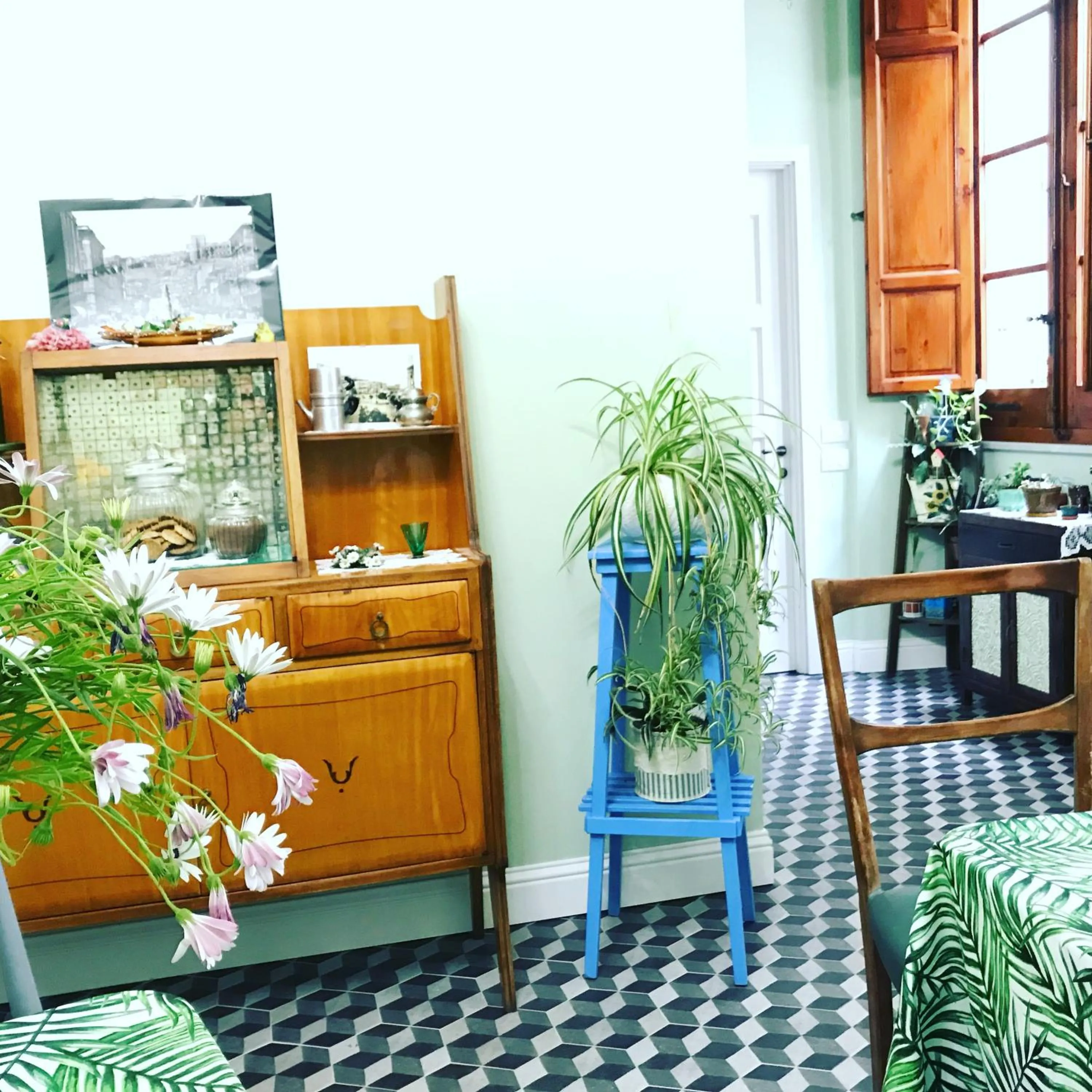 Communal lounge/ TV room in Jacaranda