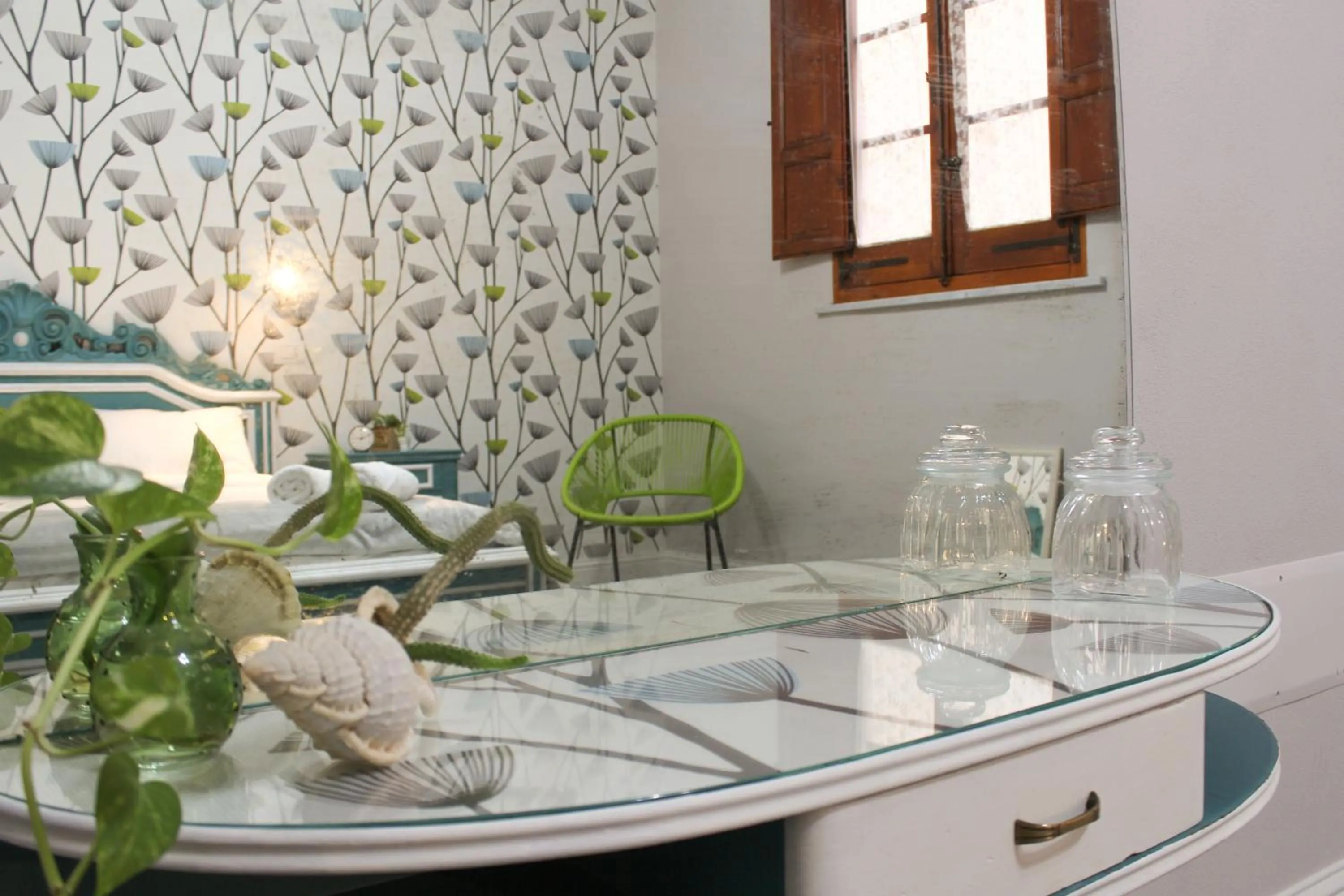 Photo of the whole room in Jacaranda