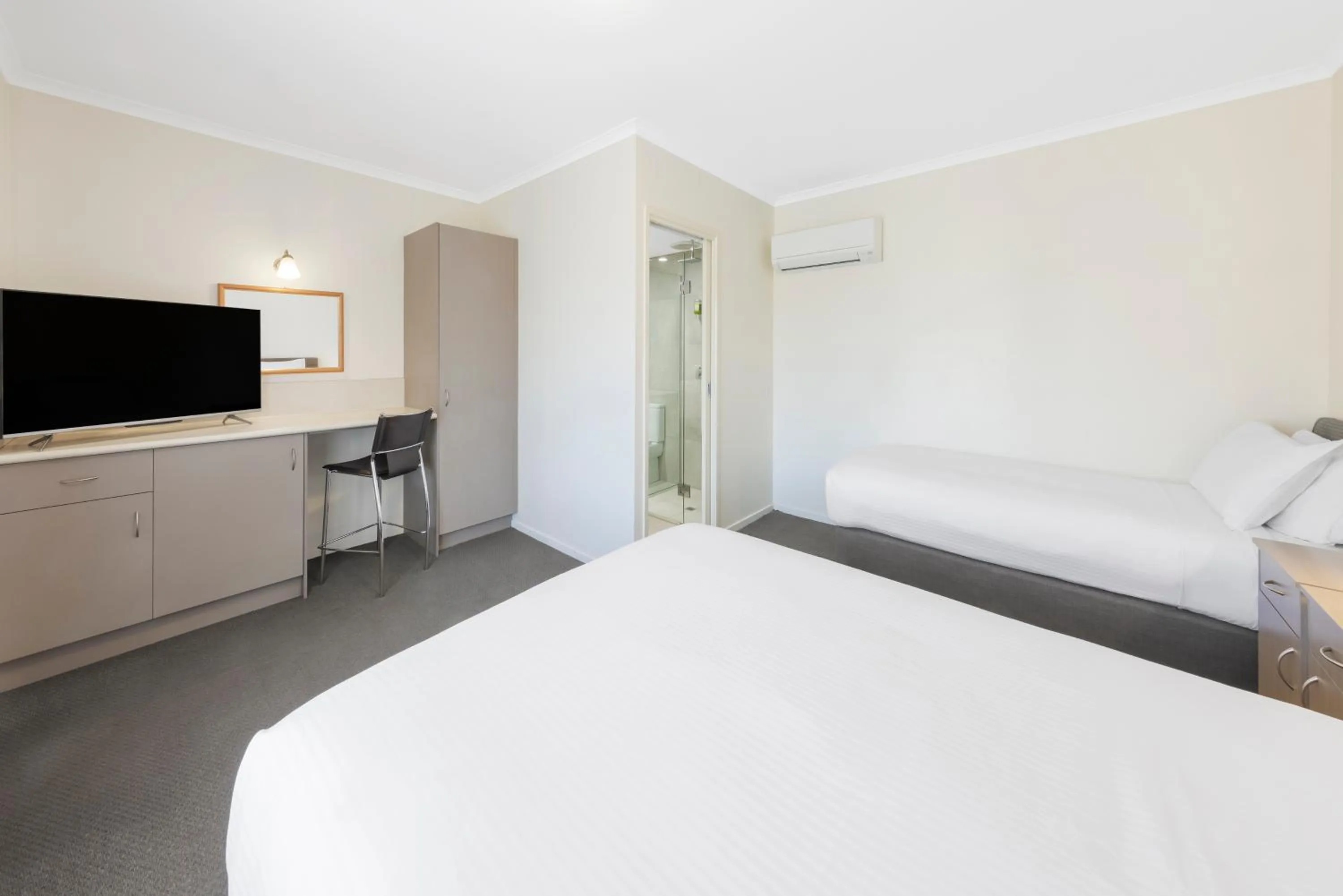 Bedroom, Bed in Best Western Olde Maritime Motor Inn