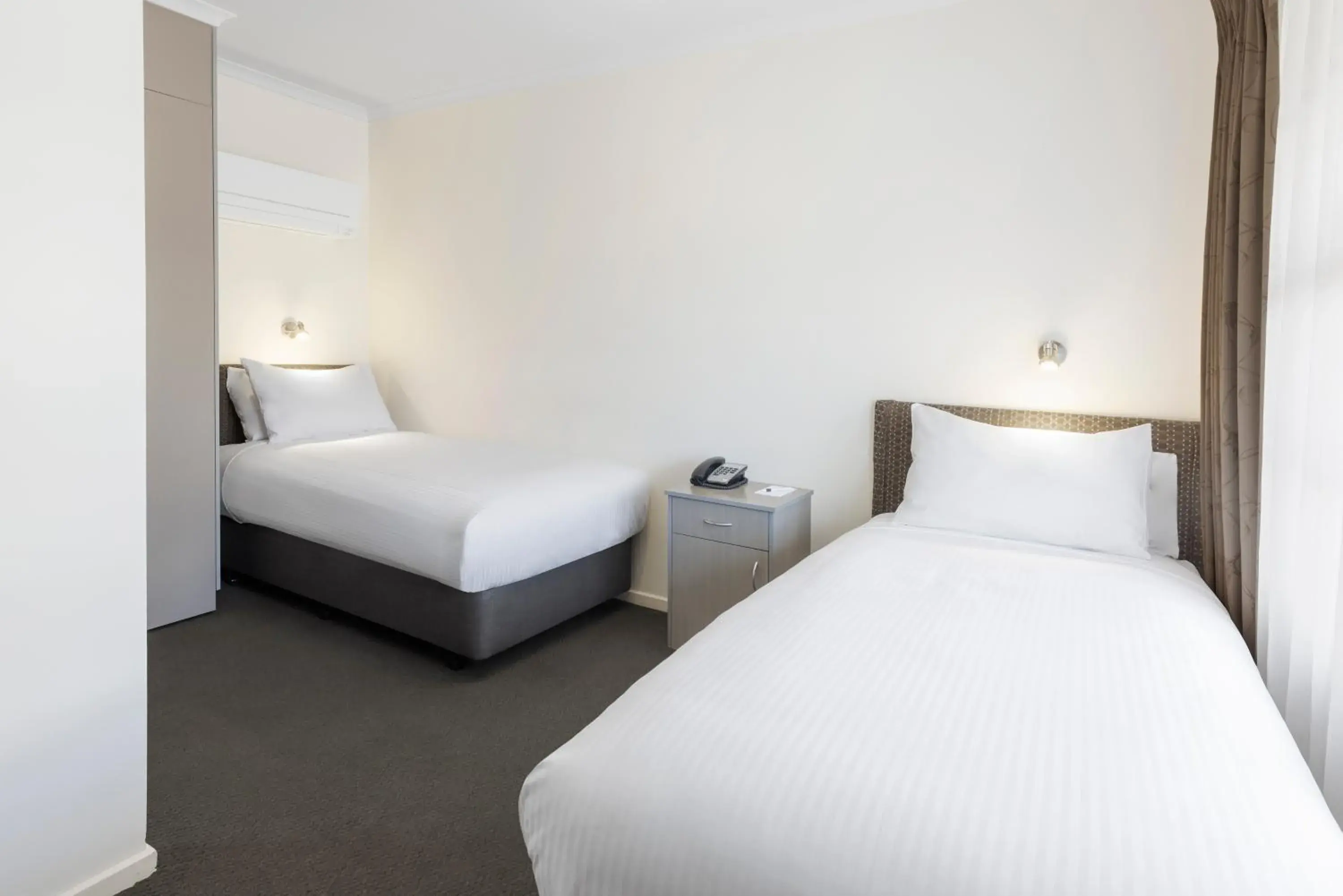 Bedroom, Bed in Best Western Olde Maritime Motor Inn Bedroom, Bed in Best Western Olde Maritime Motor Inn