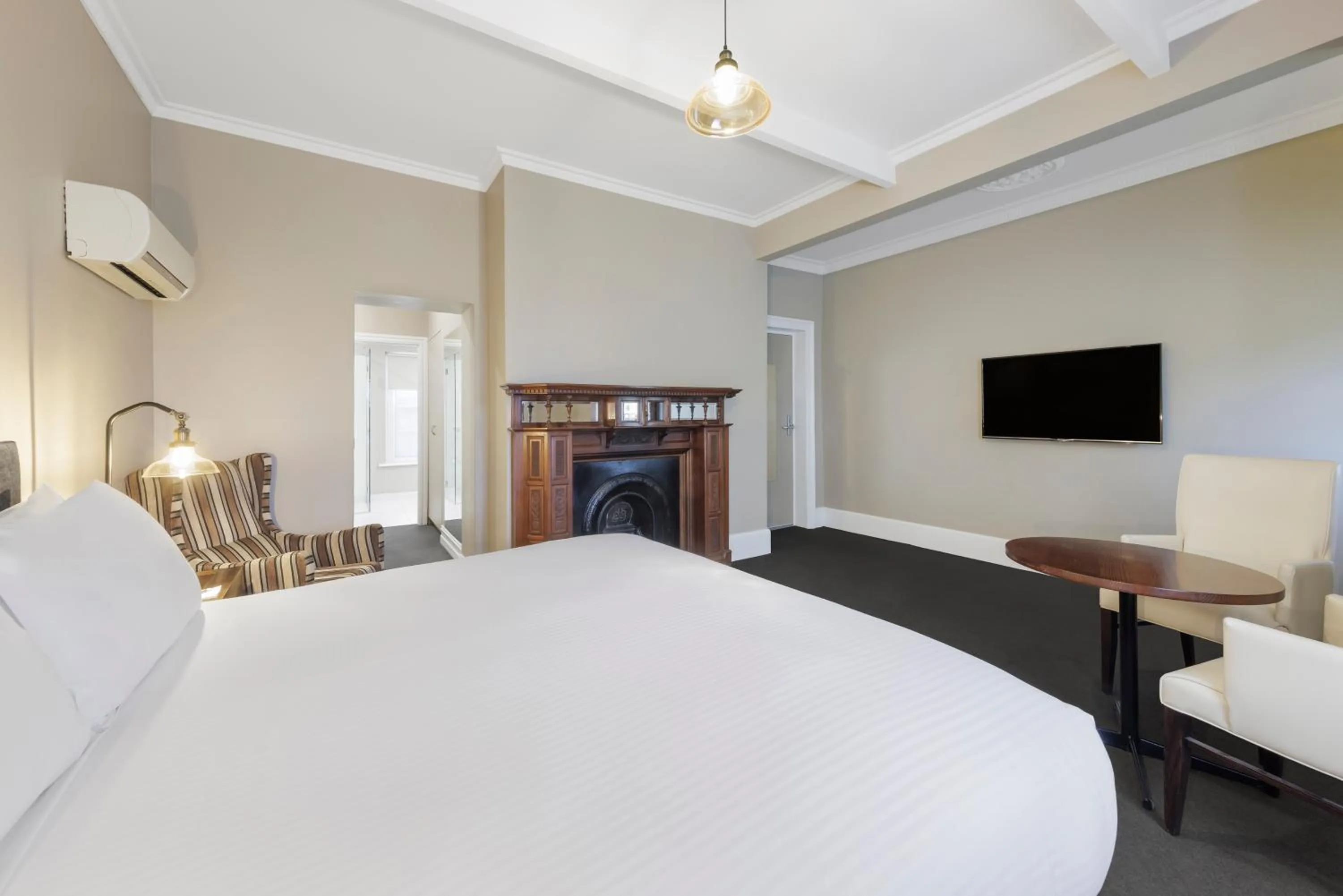 Bedroom, Bed in Best Western Olde Maritime Motor Inn