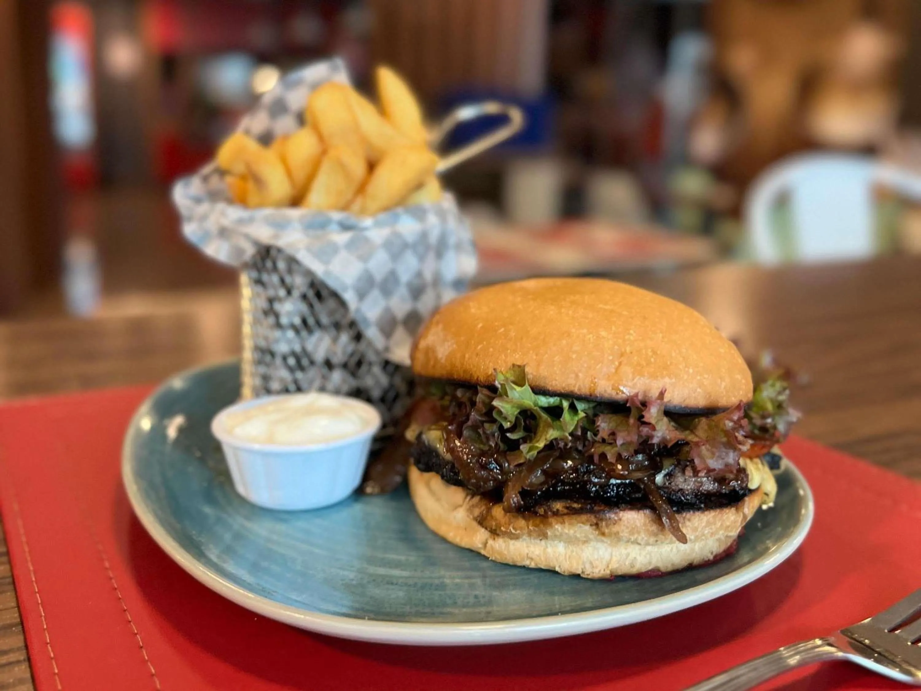 Restaurant/places to eat in ibis Puerto Montt